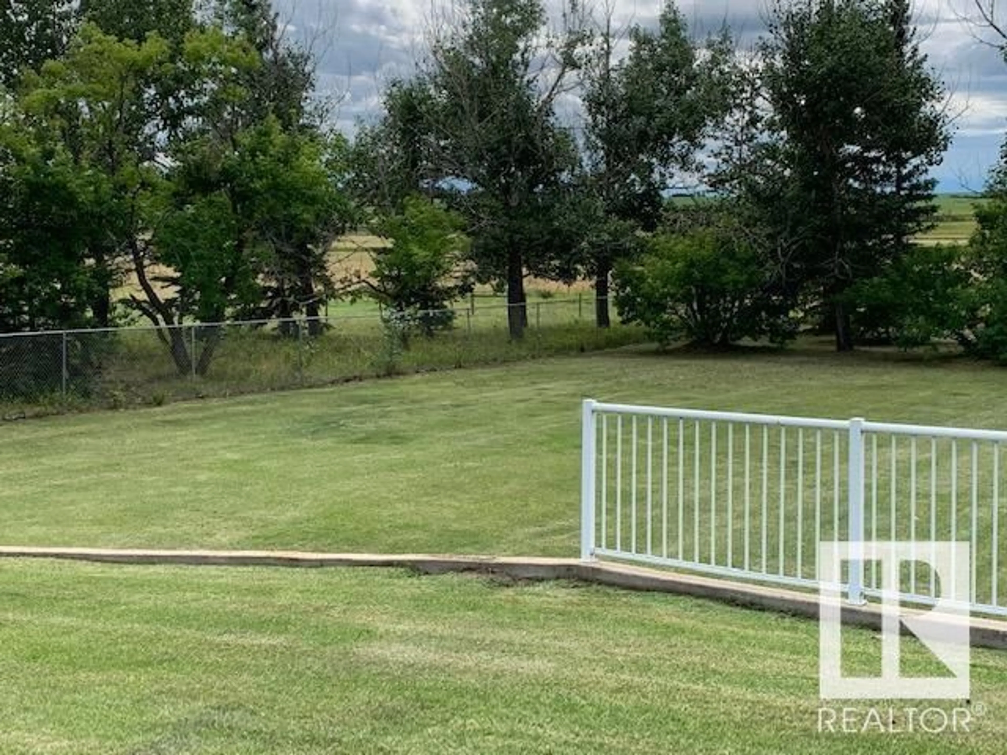 A pic from outside/outdoor area/front of a property/back of a property/a pic from drone, mountain view for 11405 TWP RD 440, Rural Flagstaff County Alberta T0B2V0