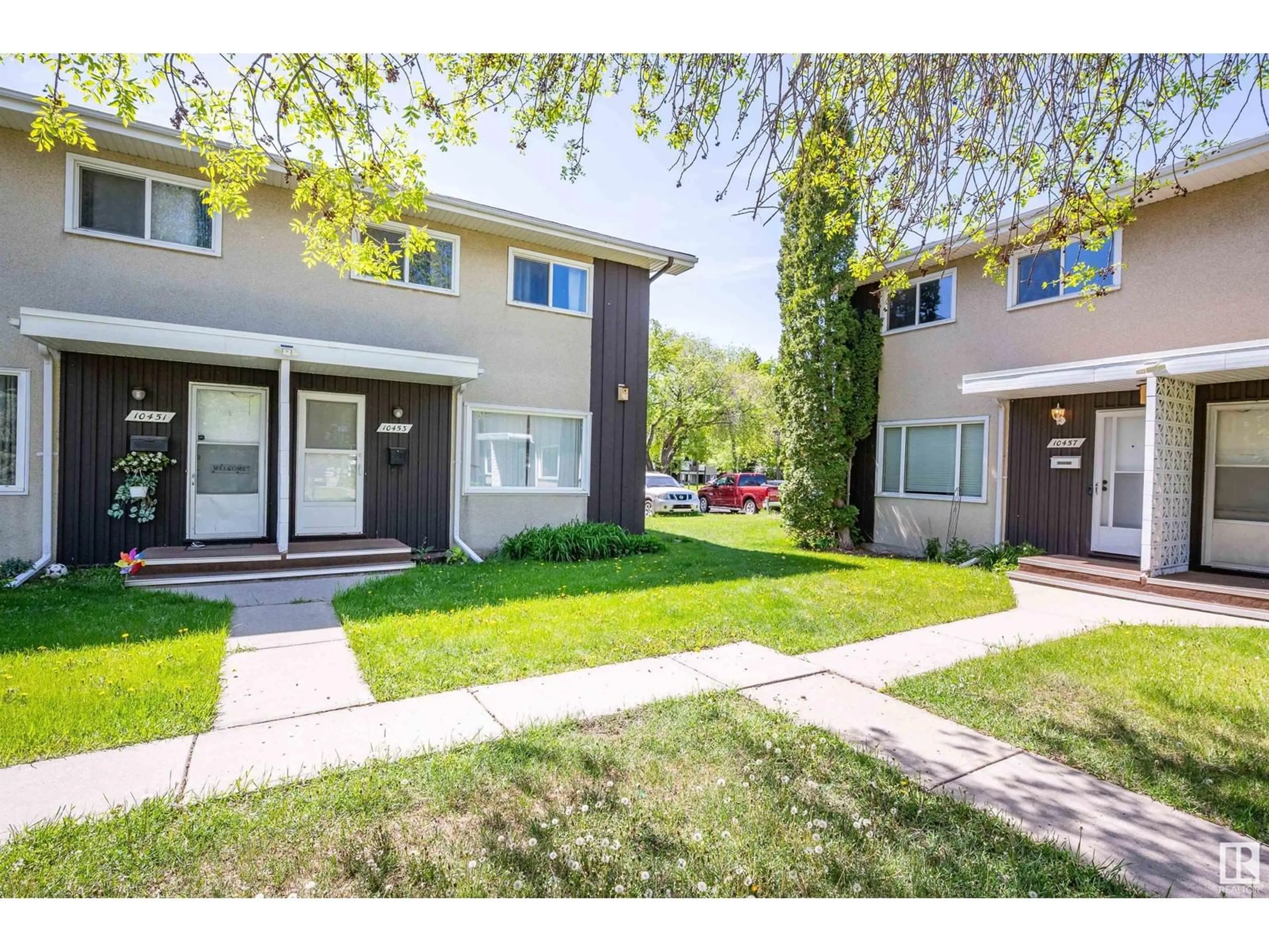 Unknown for 10453 58 AV, Edmonton Alberta T6H1B8