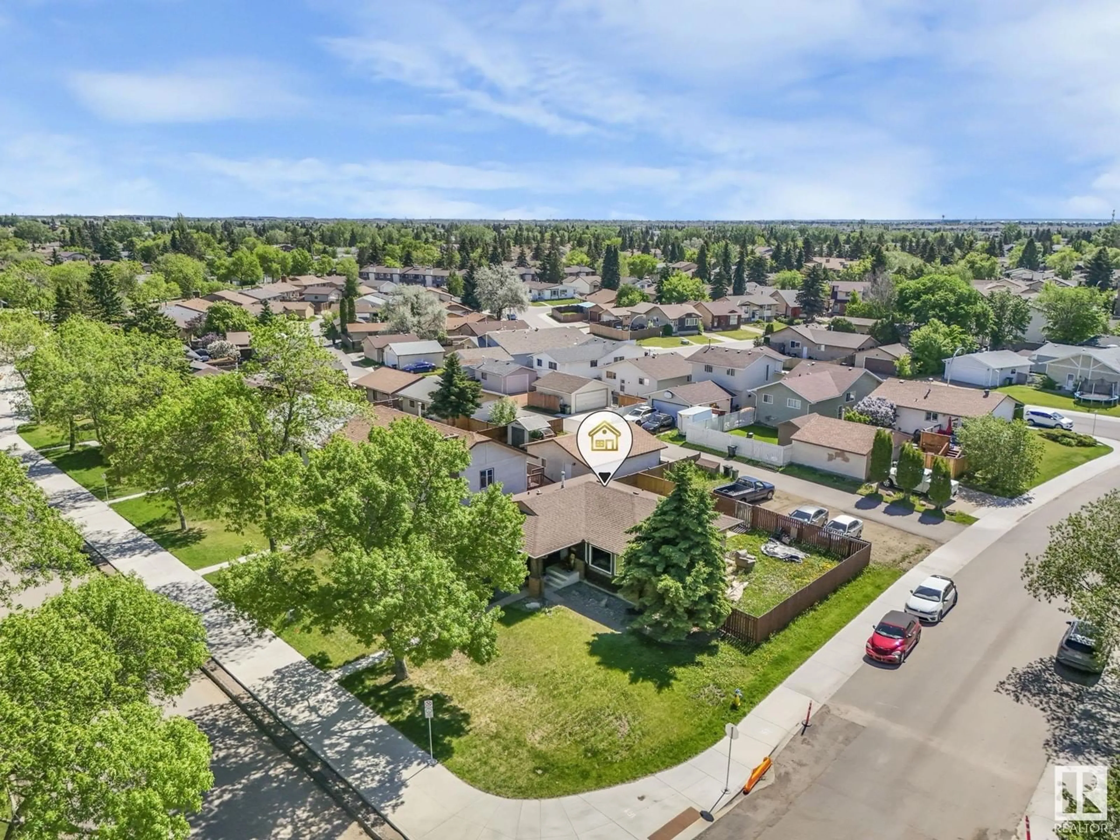 A pic from outside/outdoor area/front of a property/back of a property/a pic from drone, unknown for 10227 172 AV, Edmonton Alberta T5X4V7