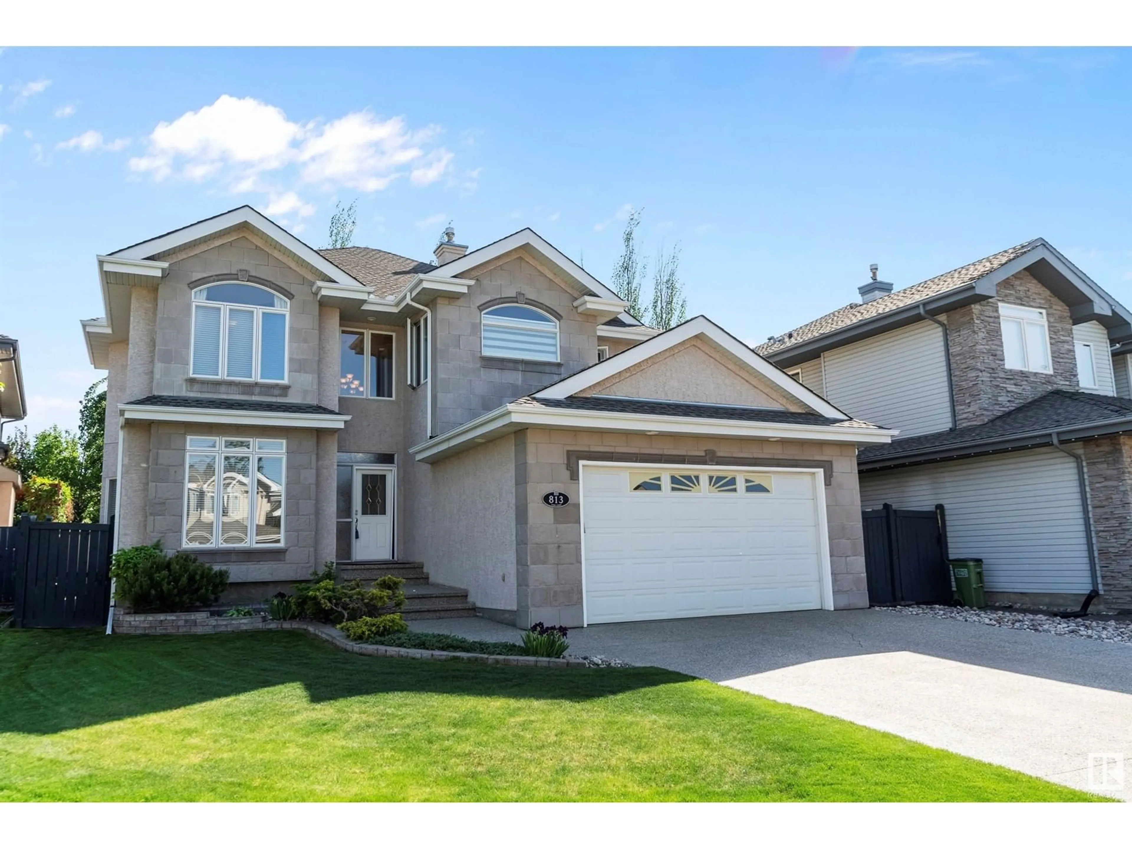 Home with vinyl exterior material, street for 813 TODD CO, Edmonton Alberta T6R3C6