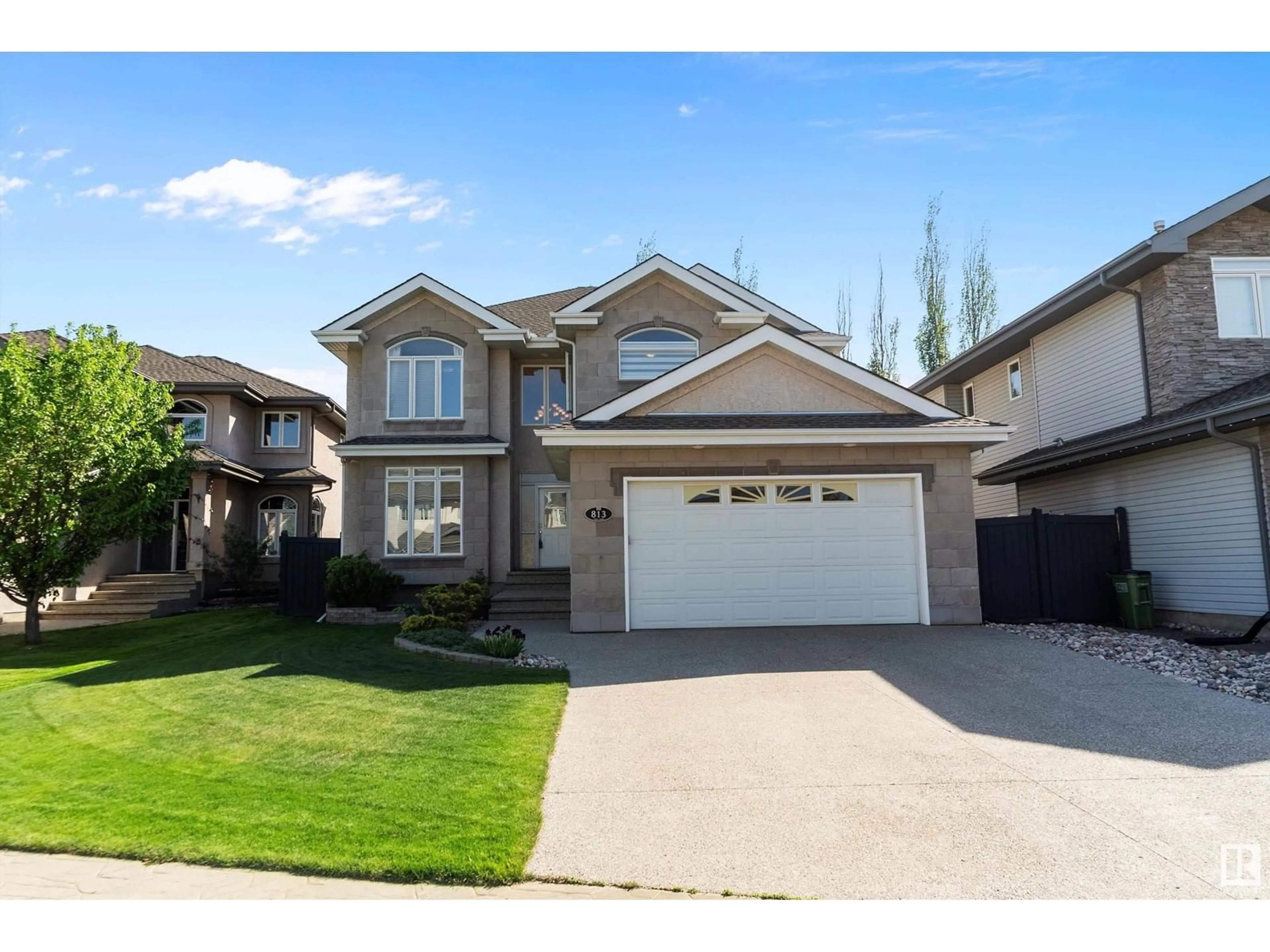 Home with vinyl exterior material, street for 813 TODD CO, Edmonton Alberta T6R3C6