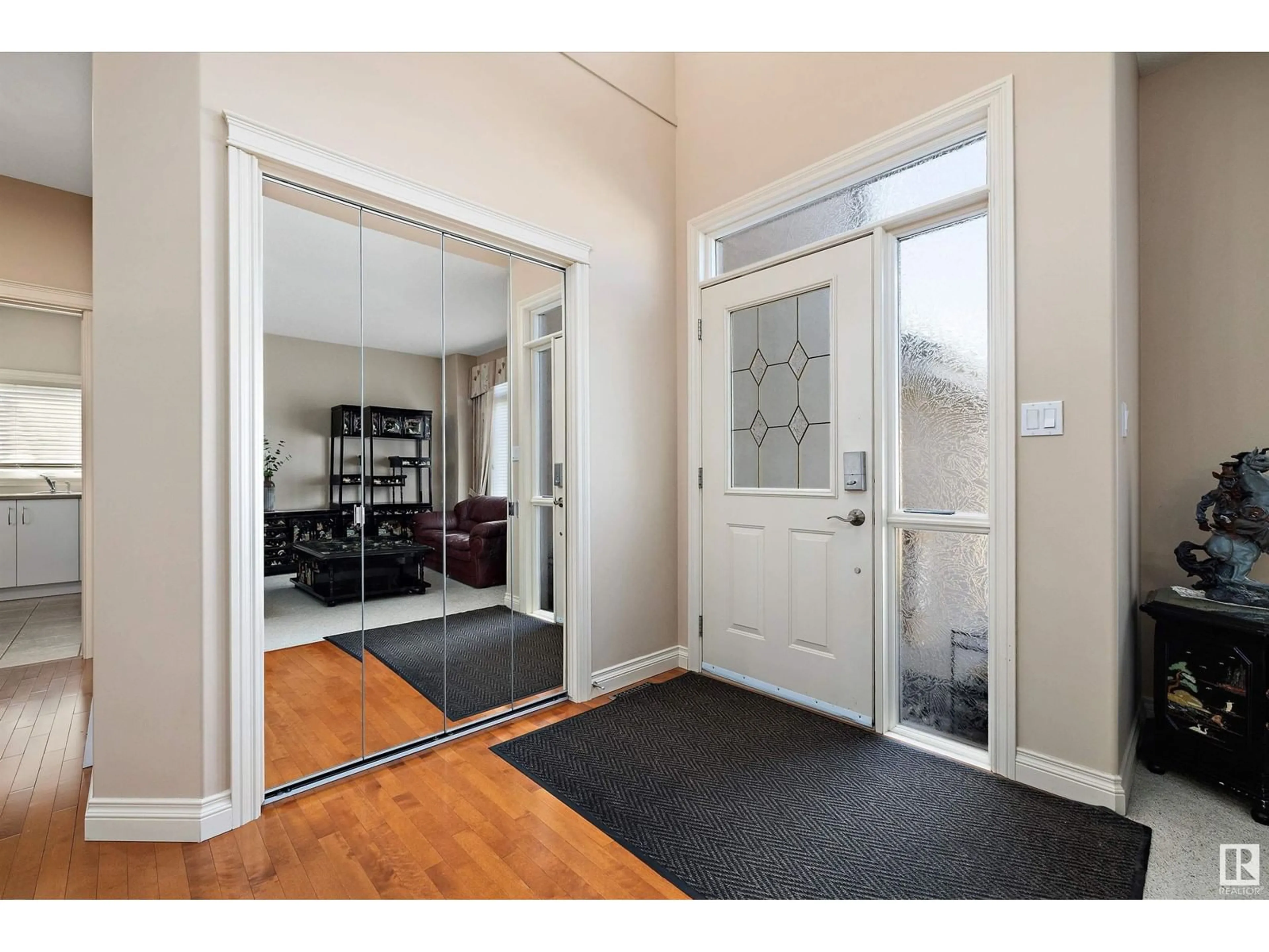 Indoor foyer for 813 TODD CO, Edmonton Alberta T6R3C6