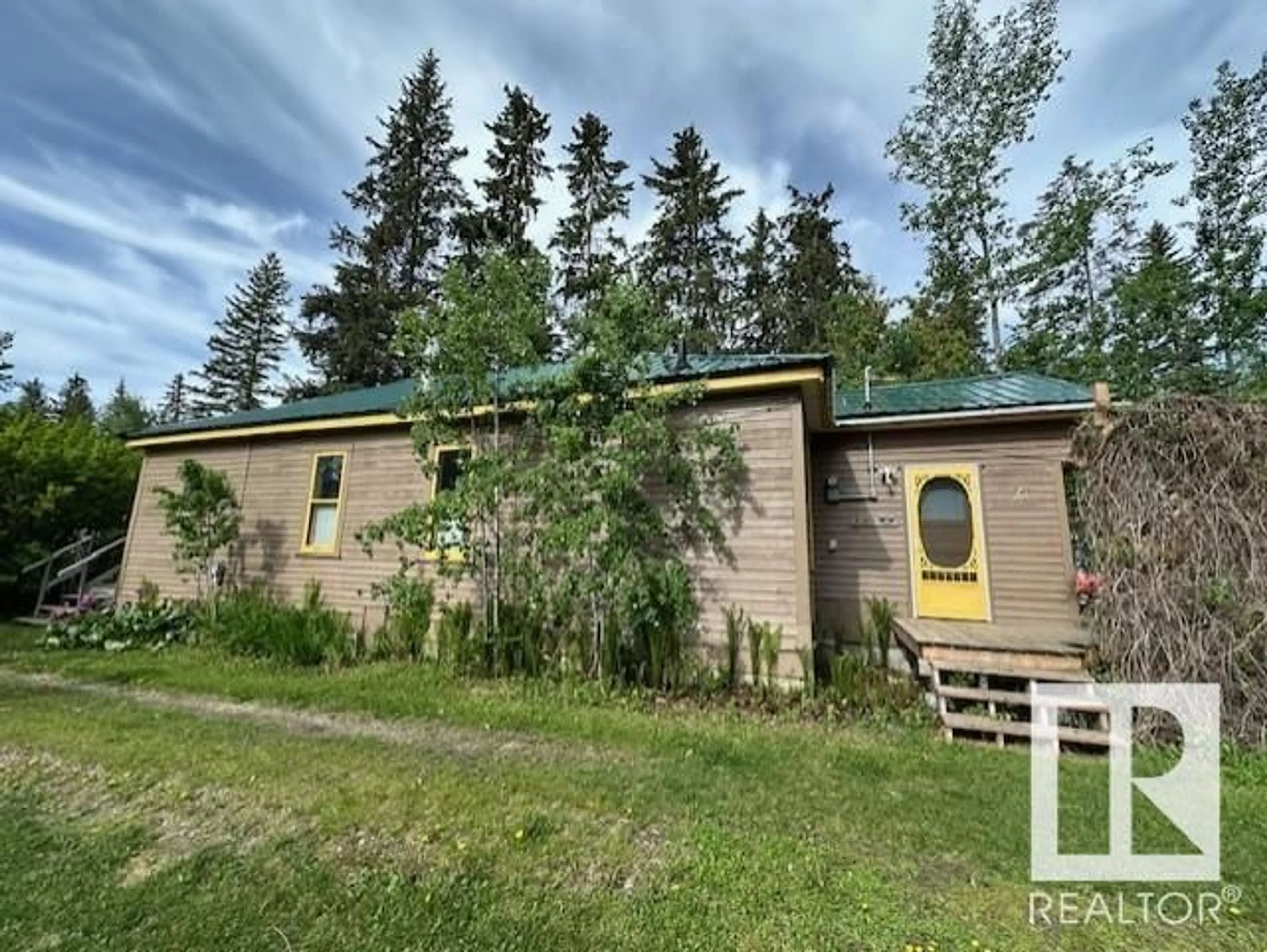 Shed for 120 7 ST, Rural Parkland County Alberta T2B0B0