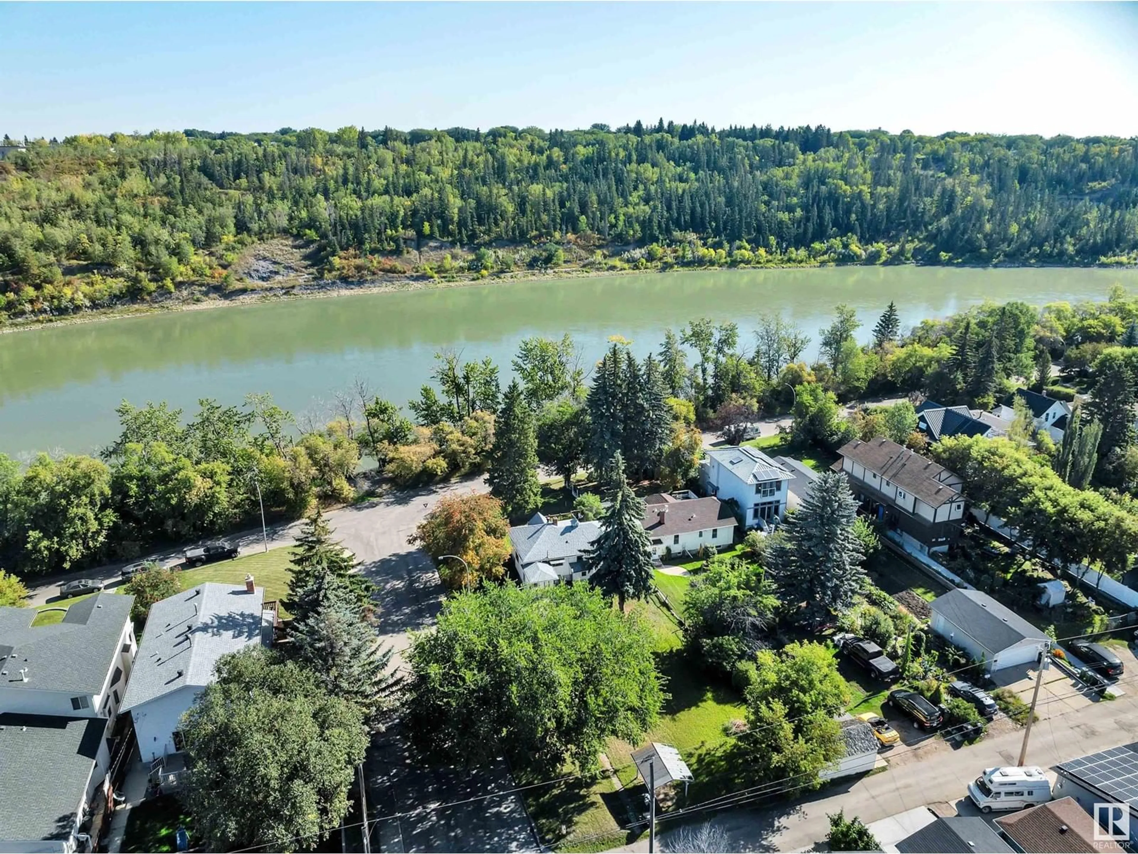 A pic from outside/outdoor area/front of a property/back of a property/a pic from drone, water/lake/river/ocean view for NW - 10148 87 ST, Edmonton Alberta T5H1N4