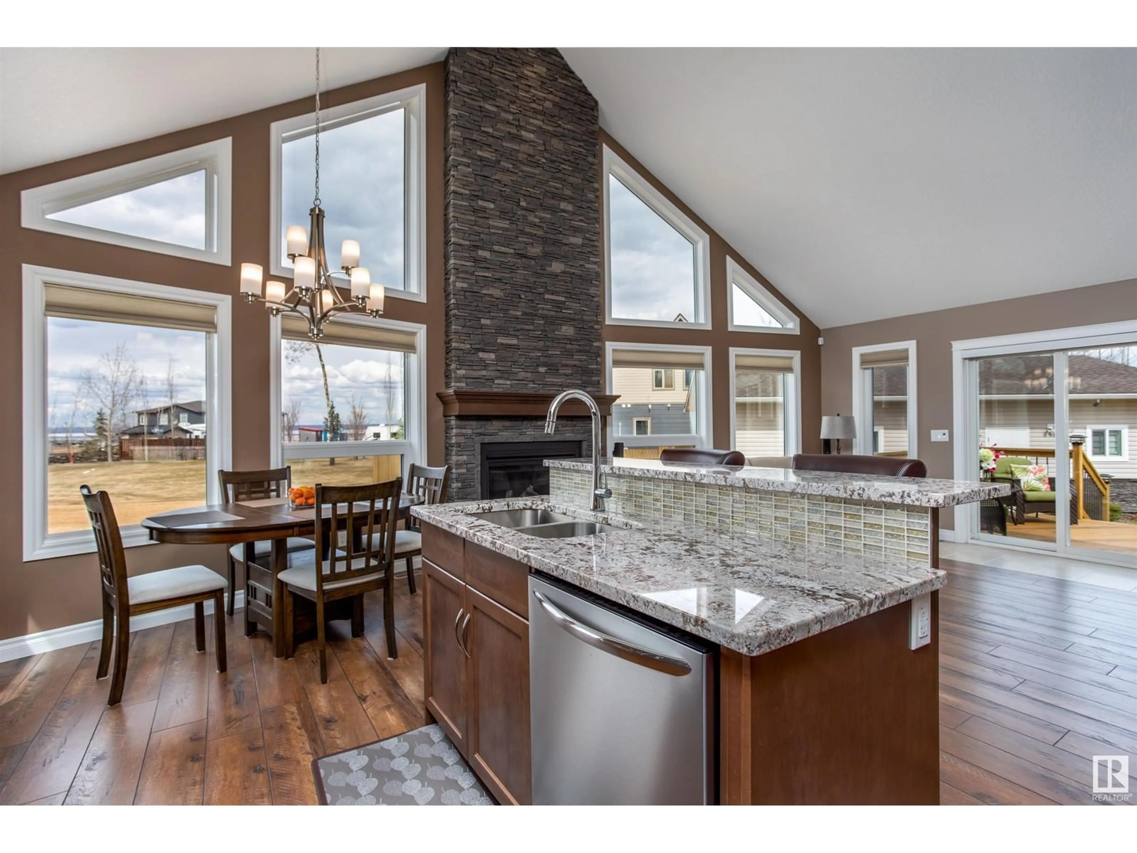 Open concept kitchen, unknown for 162 - 219 PEACE RIVER AV, Joussard Alberta T0G1J0