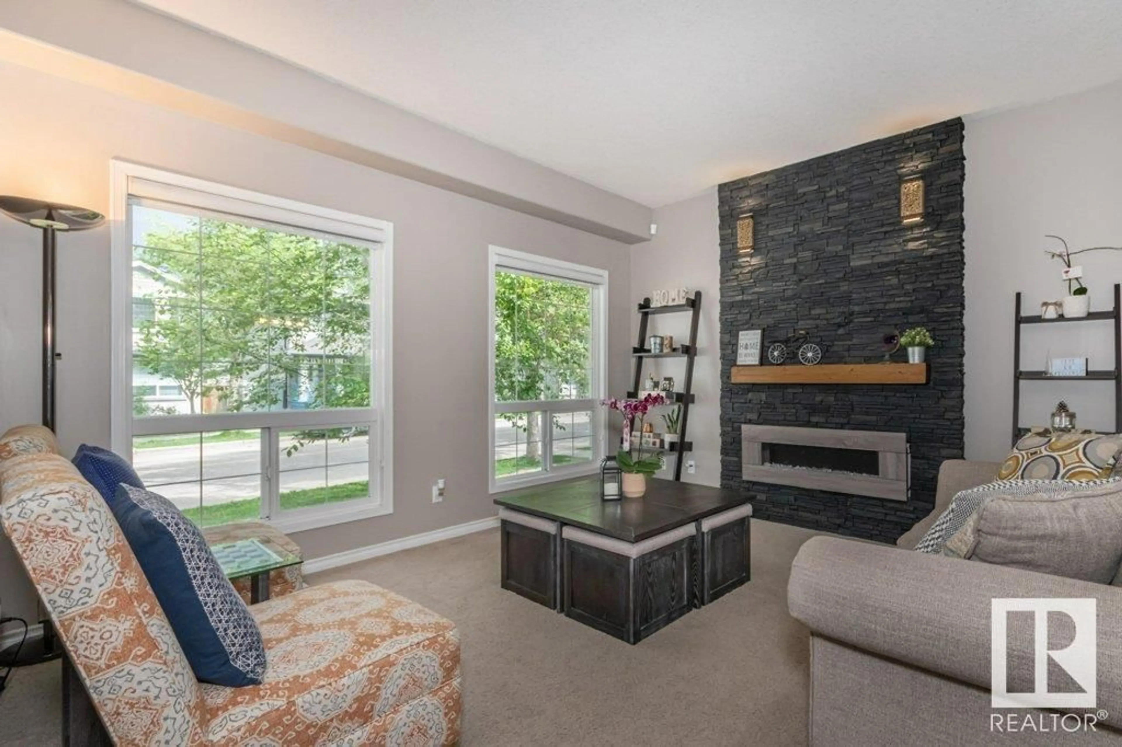 Living room with furniture, unknown for 435 HEMINGWAY RD, Edmonton Alberta T6M0J8