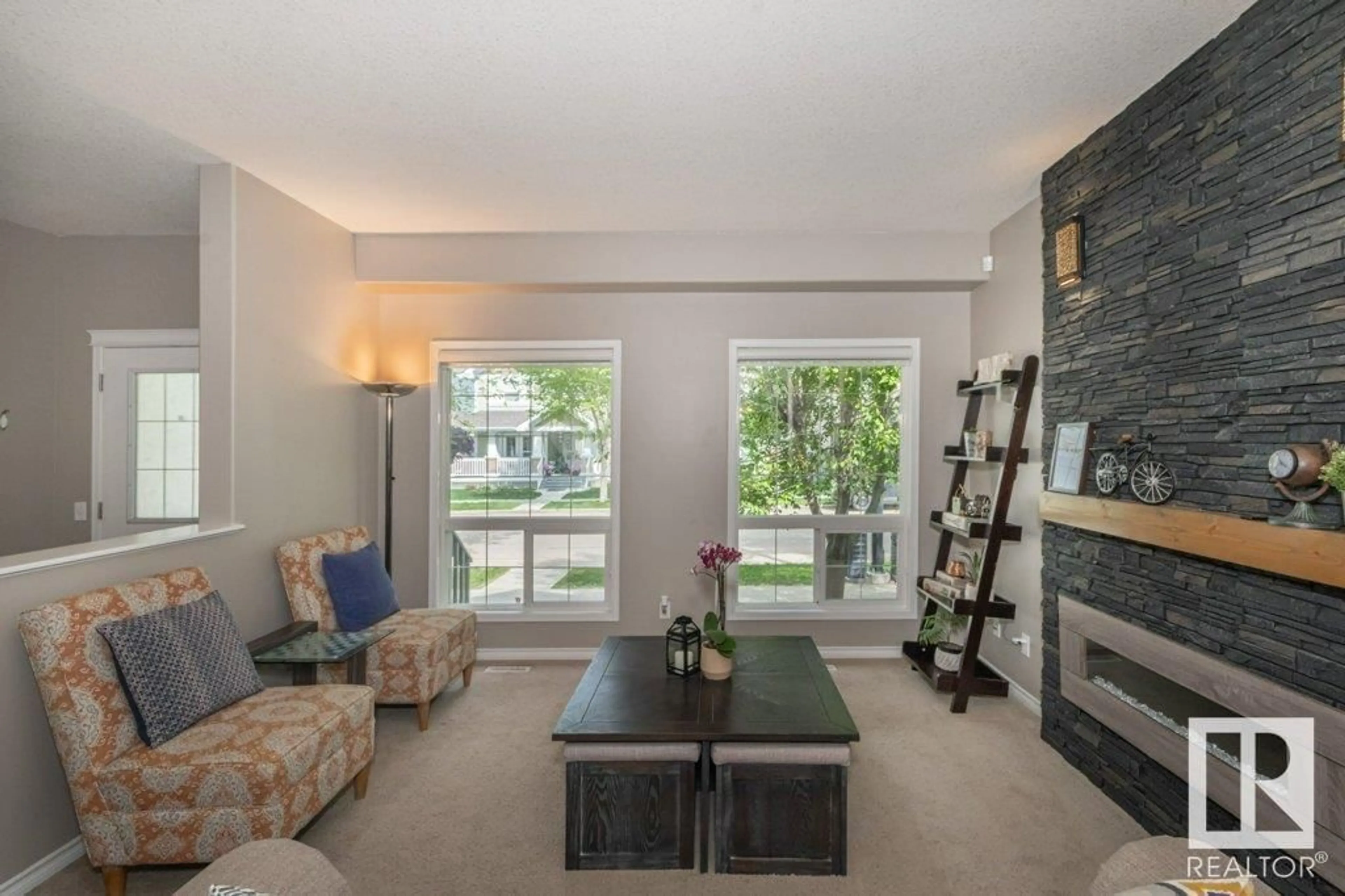 Living room with furniture, unknown for 435 HEMINGWAY RD, Edmonton Alberta T6M0J8