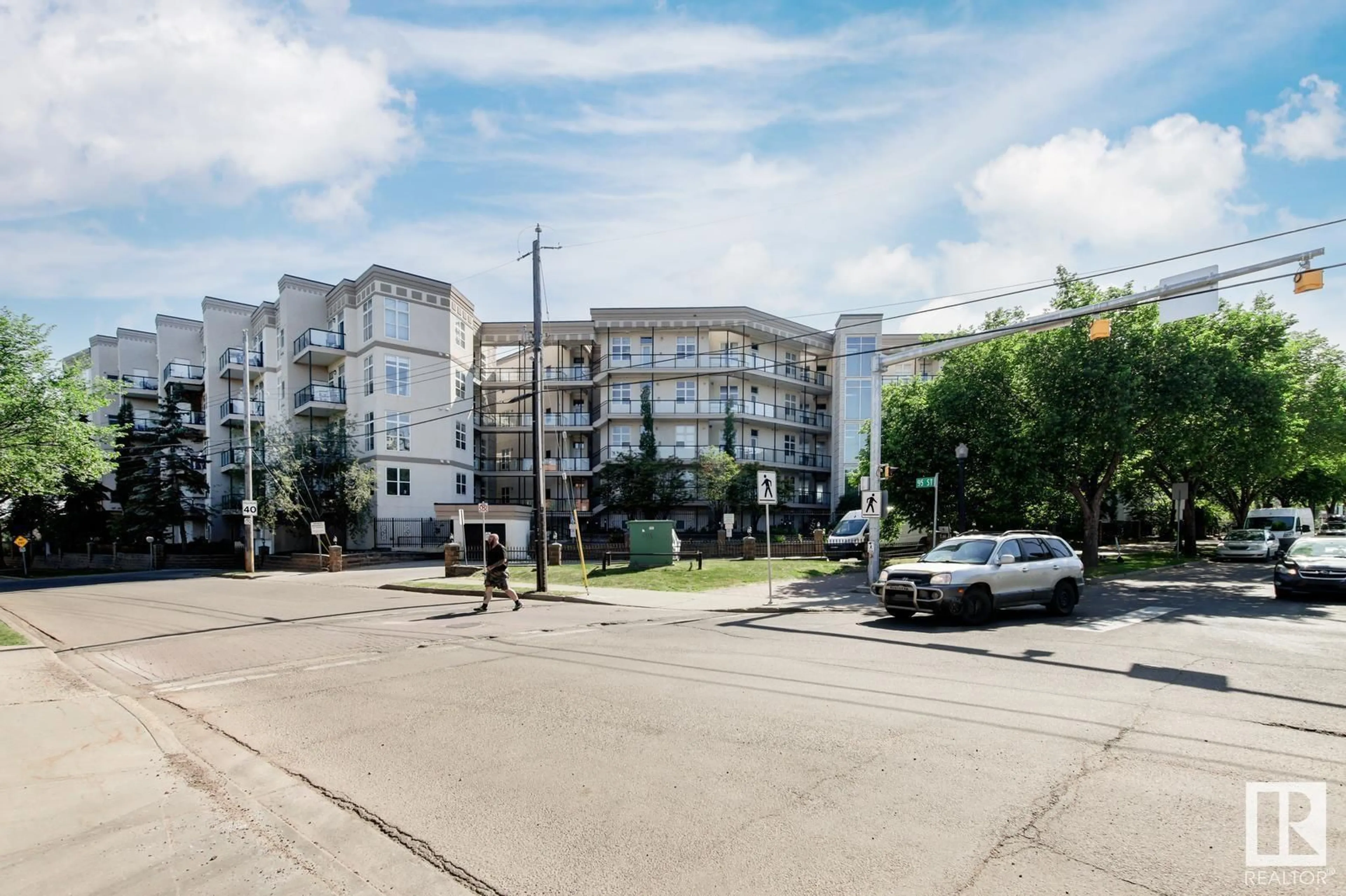 Unknown for 506 - 9503 101 AV, Edmonton Alberta T5H4R1