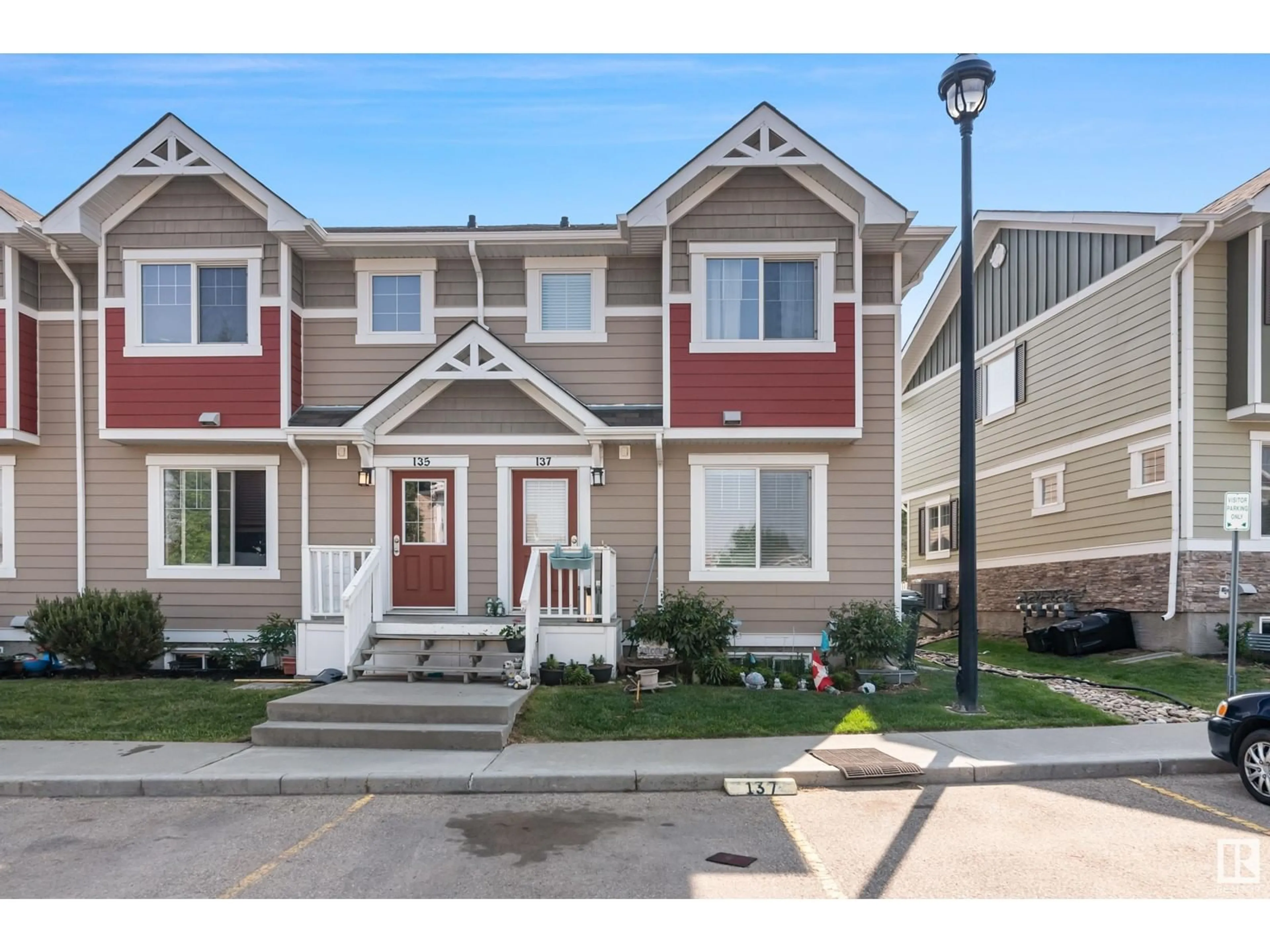 Home with vinyl exterior material, street for 219 - 137 CHARLOTTE WY, Sherwood Park Alberta T8H0T3