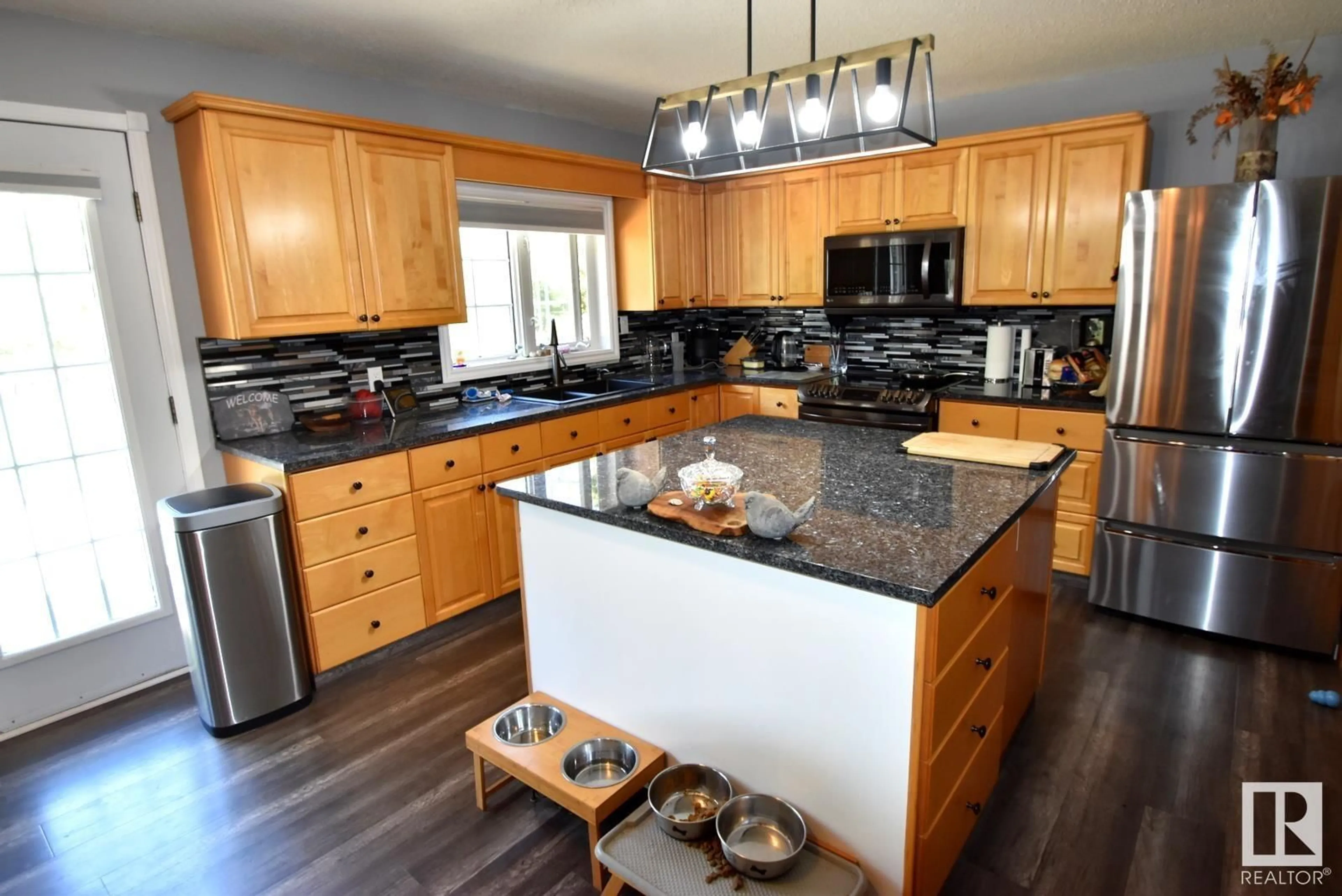 Open concept kitchen, unknown for 19 - 57104 HWY 38, Rural Sturgeon County Alberta T0A2W0