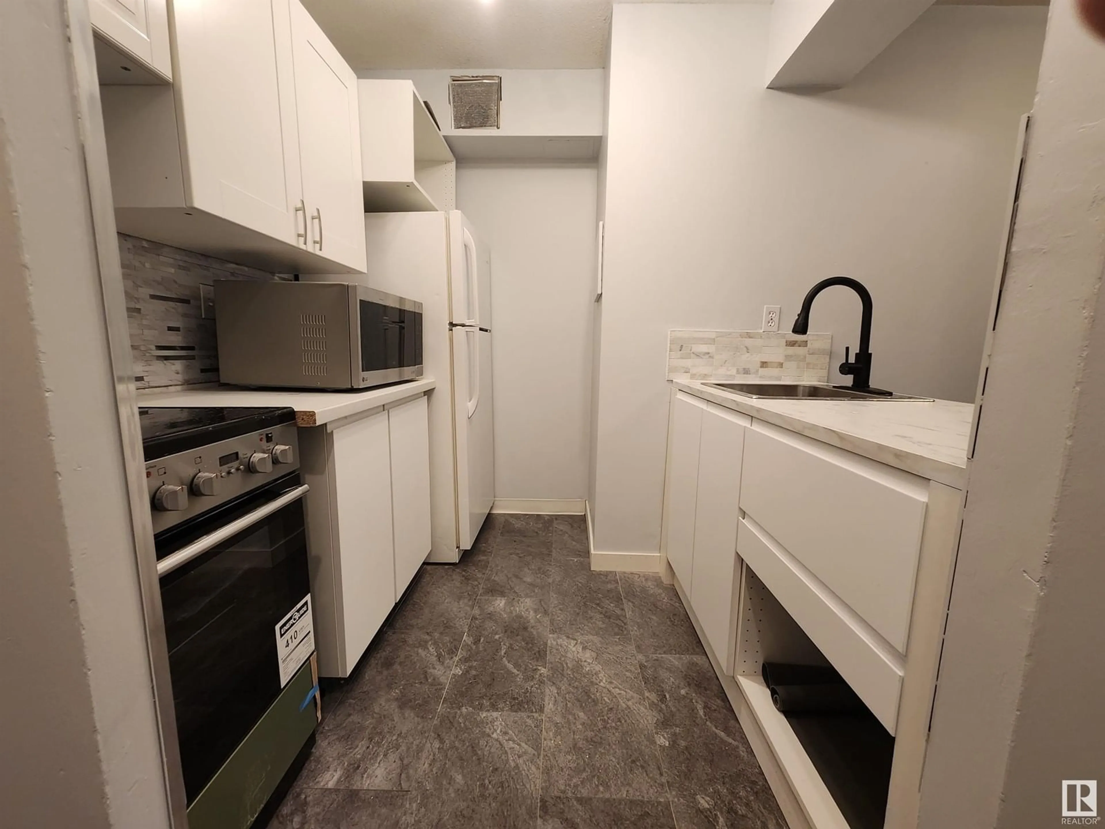 Standard kitchen, unknown for #207 - 10160 114 ST NW, Edmonton Alberta T5K2L2
