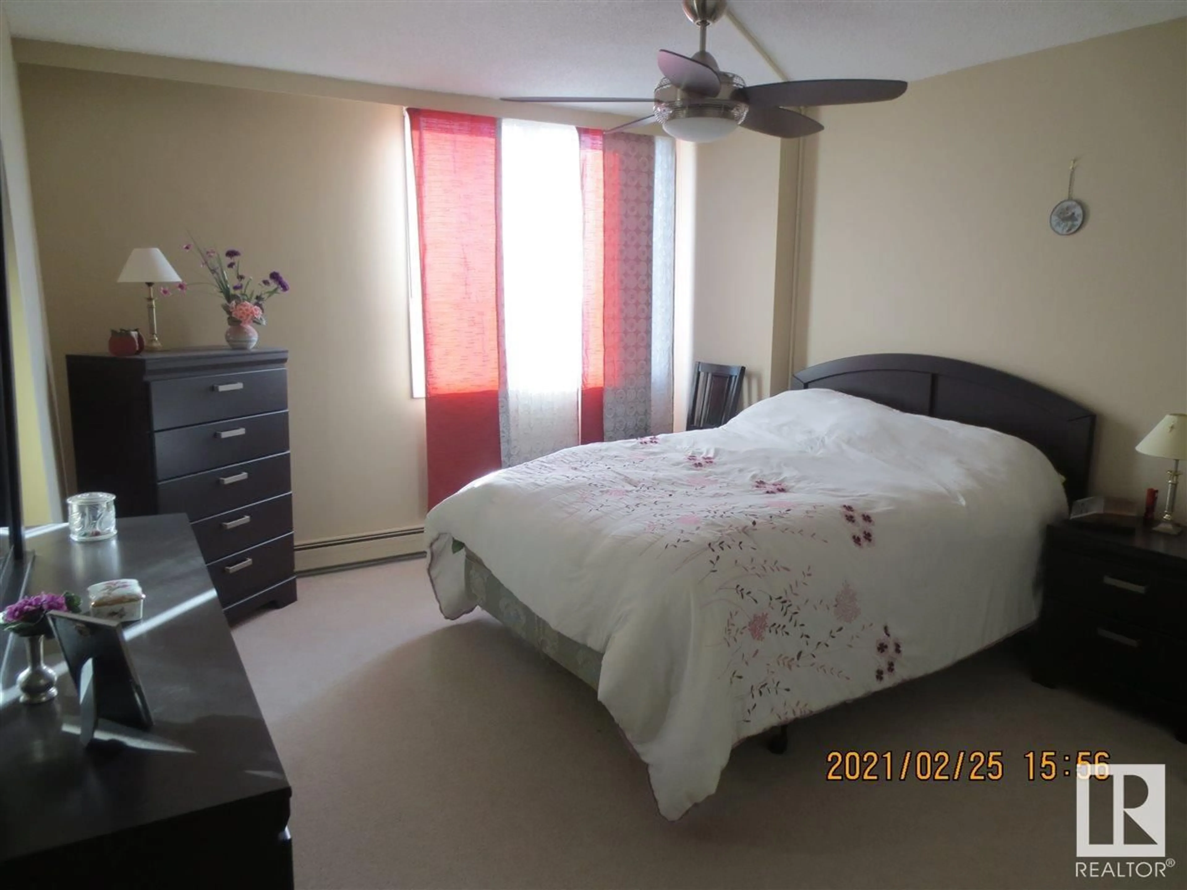A pic of a room for 1701 - 9903 104 ST NW, Edmonton Alberta T5K0E4