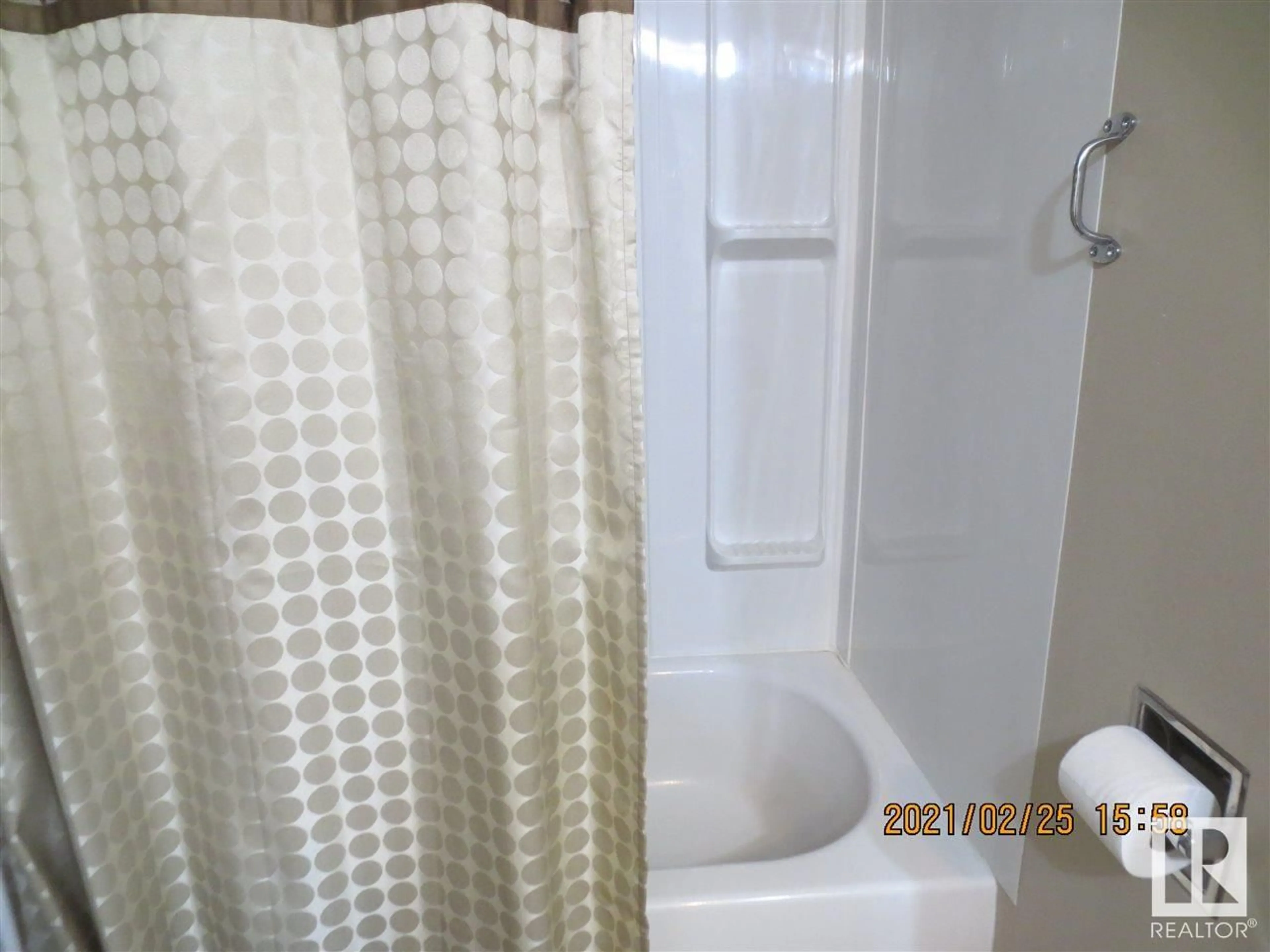 Standard bathroom, unknown for 1701 - 9903 104 ST NW, Edmonton Alberta T5K0E4