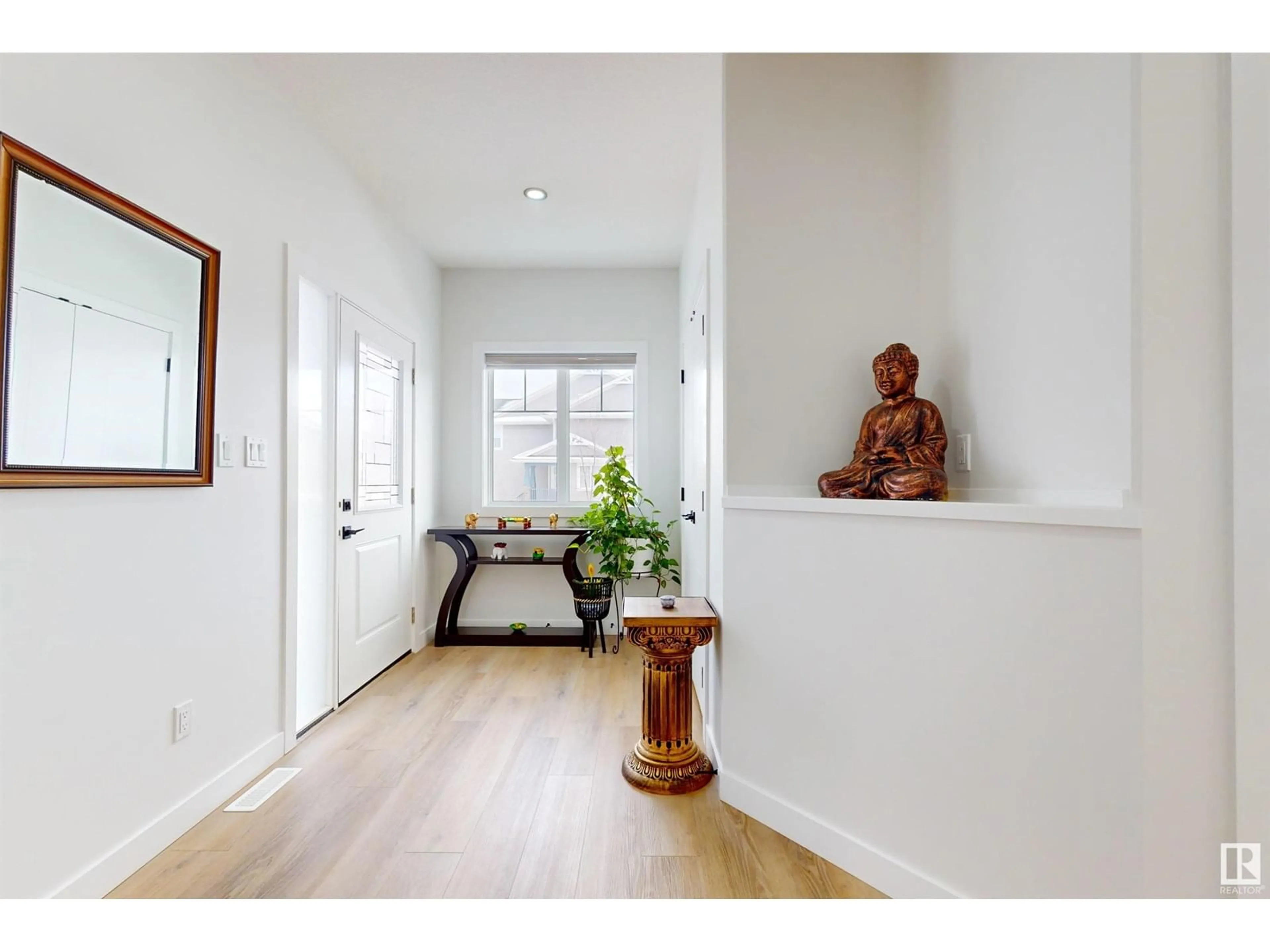 Indoor entryway for 6601 38 AVE, Beaumont Alberta T4X2C5