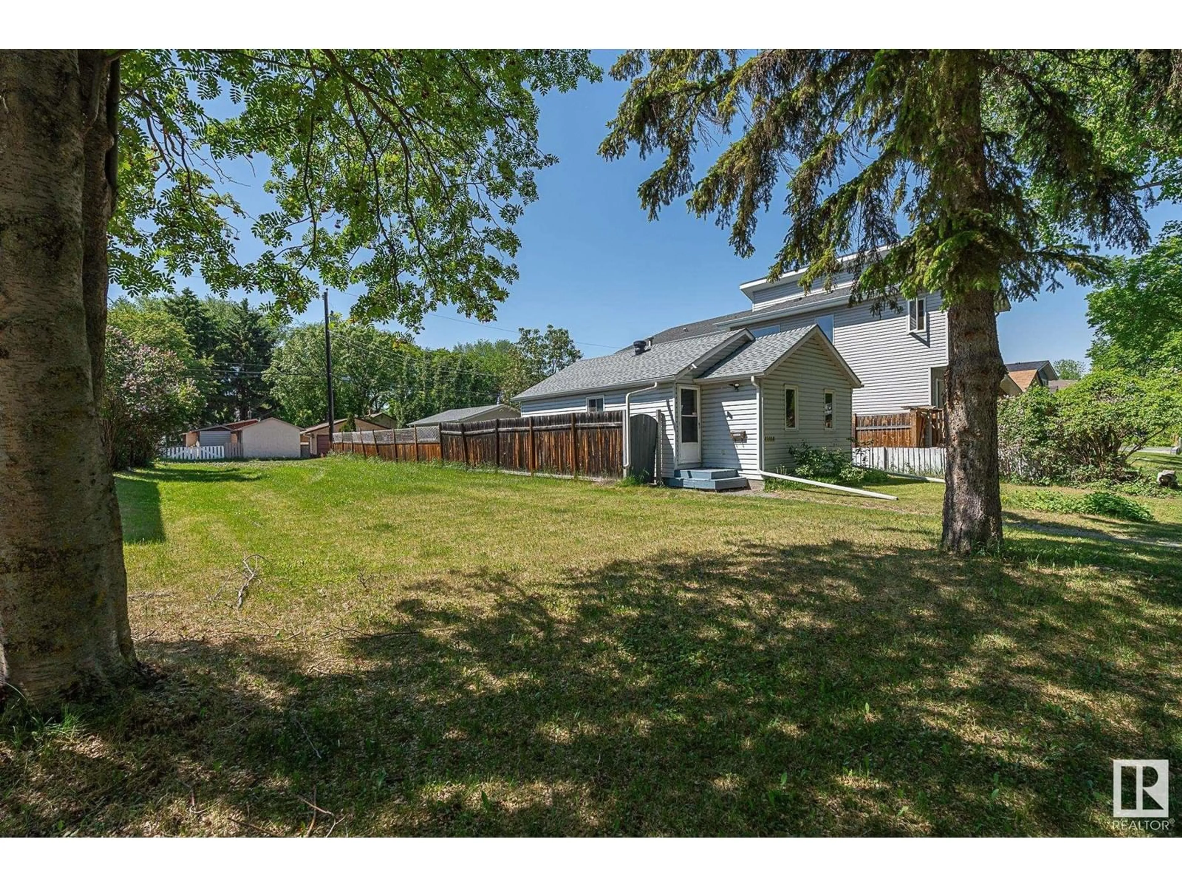 A pic from outside/outdoor area/front of a property/back of a property/a pic from drone, street for NW - 12018 62 ST, Edmonton Alberta T5W5C8