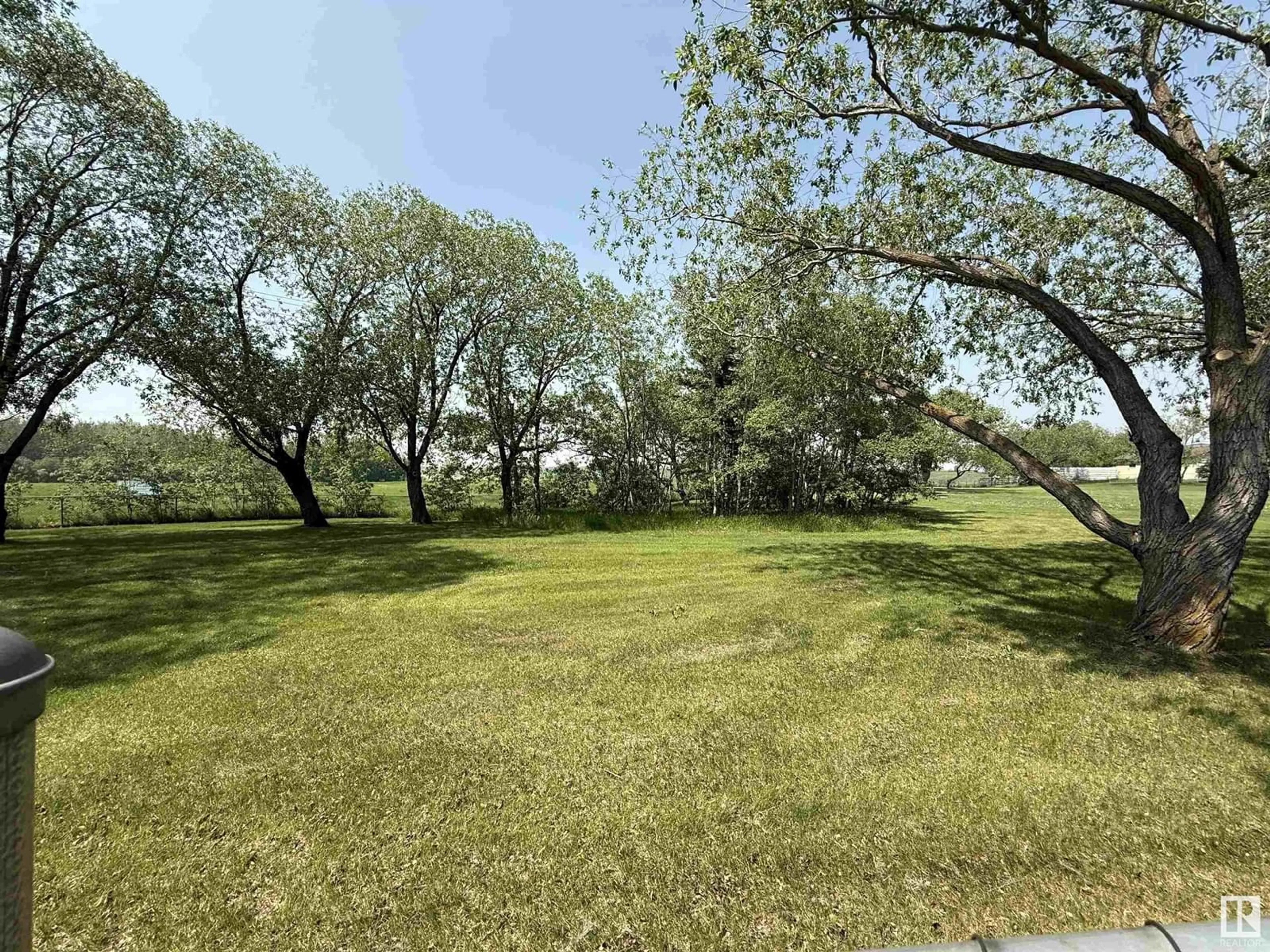 A pic from outside/outdoor area/front of a property/back of a property/a pic from drone, forest/trees view for 1114 MOYER DR, Sherwood Park Alberta T8A1E6