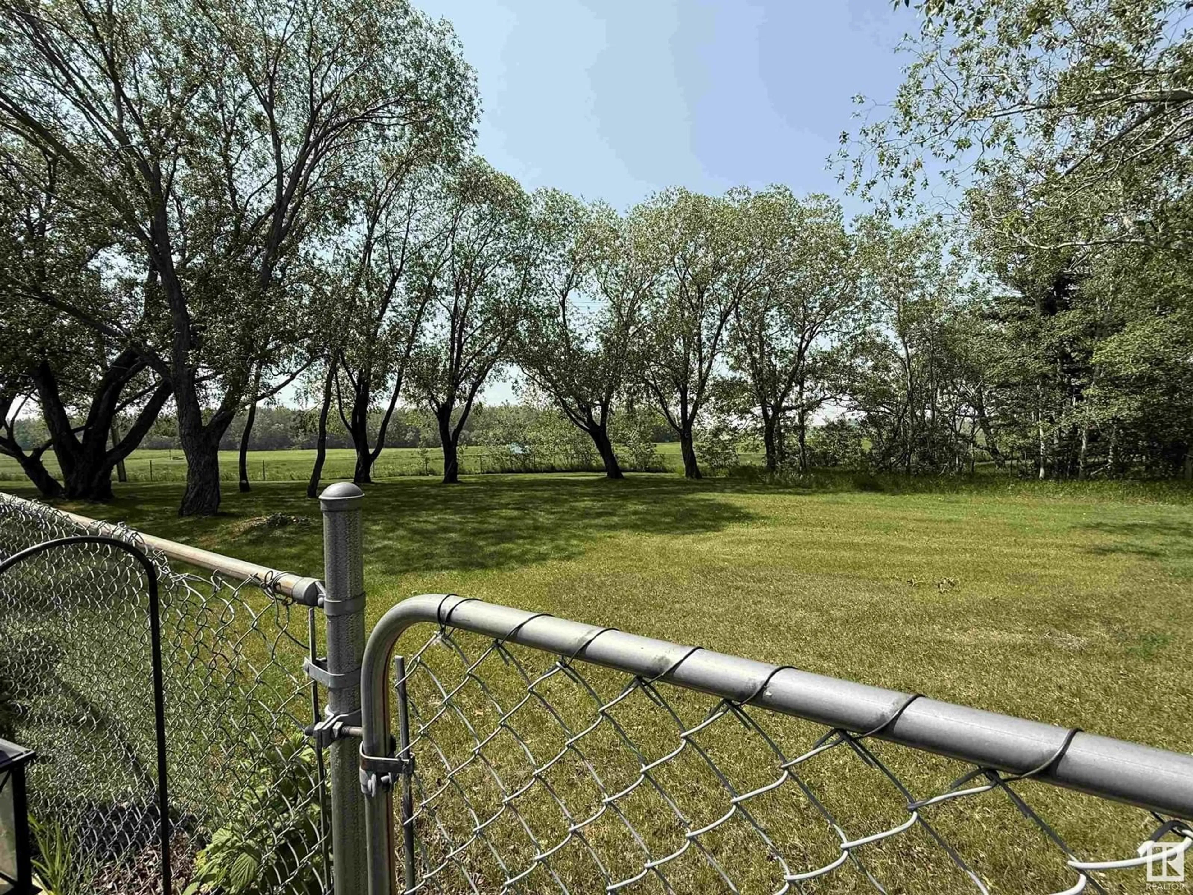 A pic from outside/outdoor area/front of a property/back of a property/a pic from drone, forest/trees view for 1114 MOYER DR, Sherwood Park Alberta T8A1E6