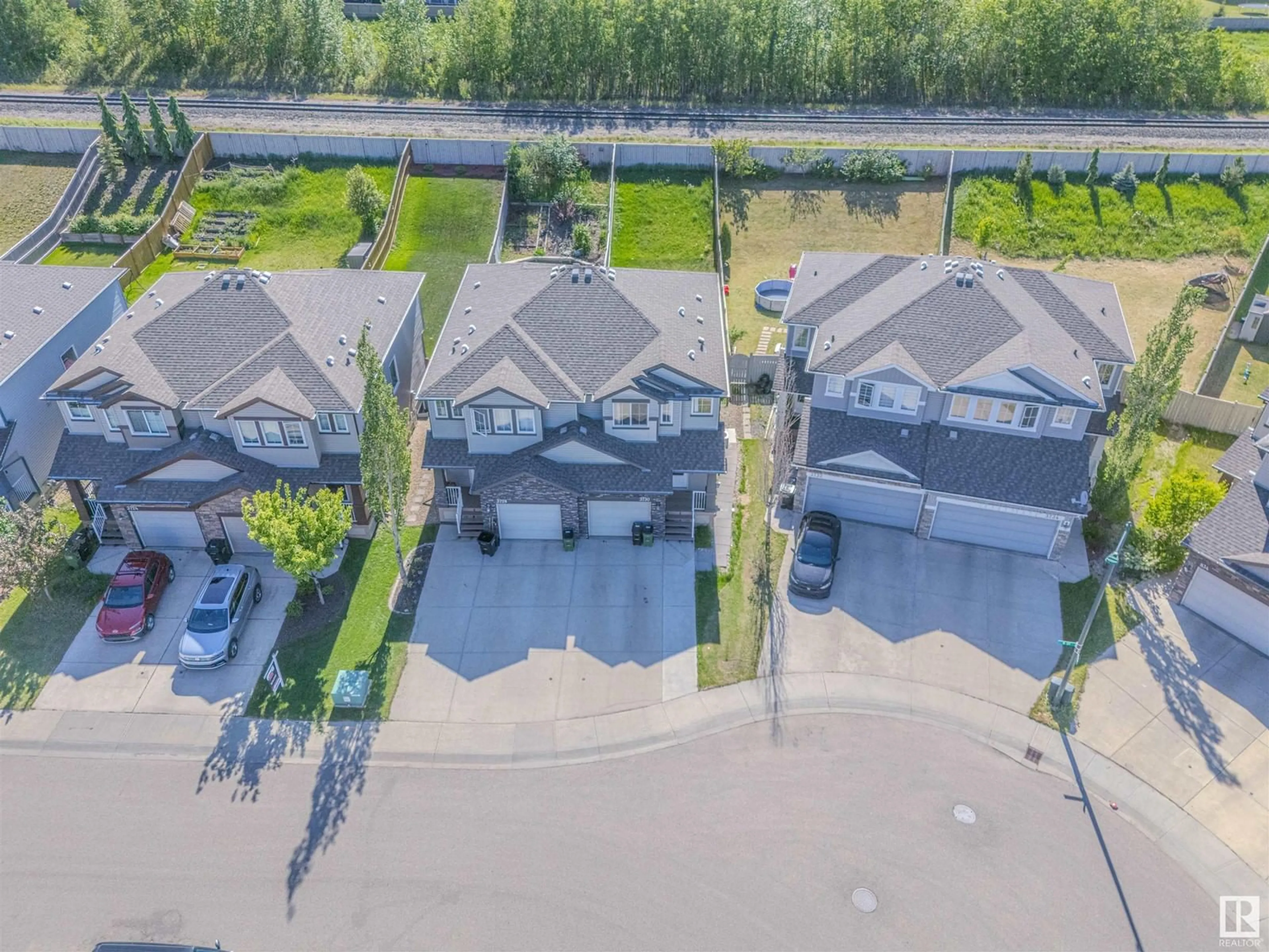 A pic from outside/outdoor area/front of a property/back of a property/a pic from drone, street for 3730 9 ST, Edmonton Alberta T6T0S2