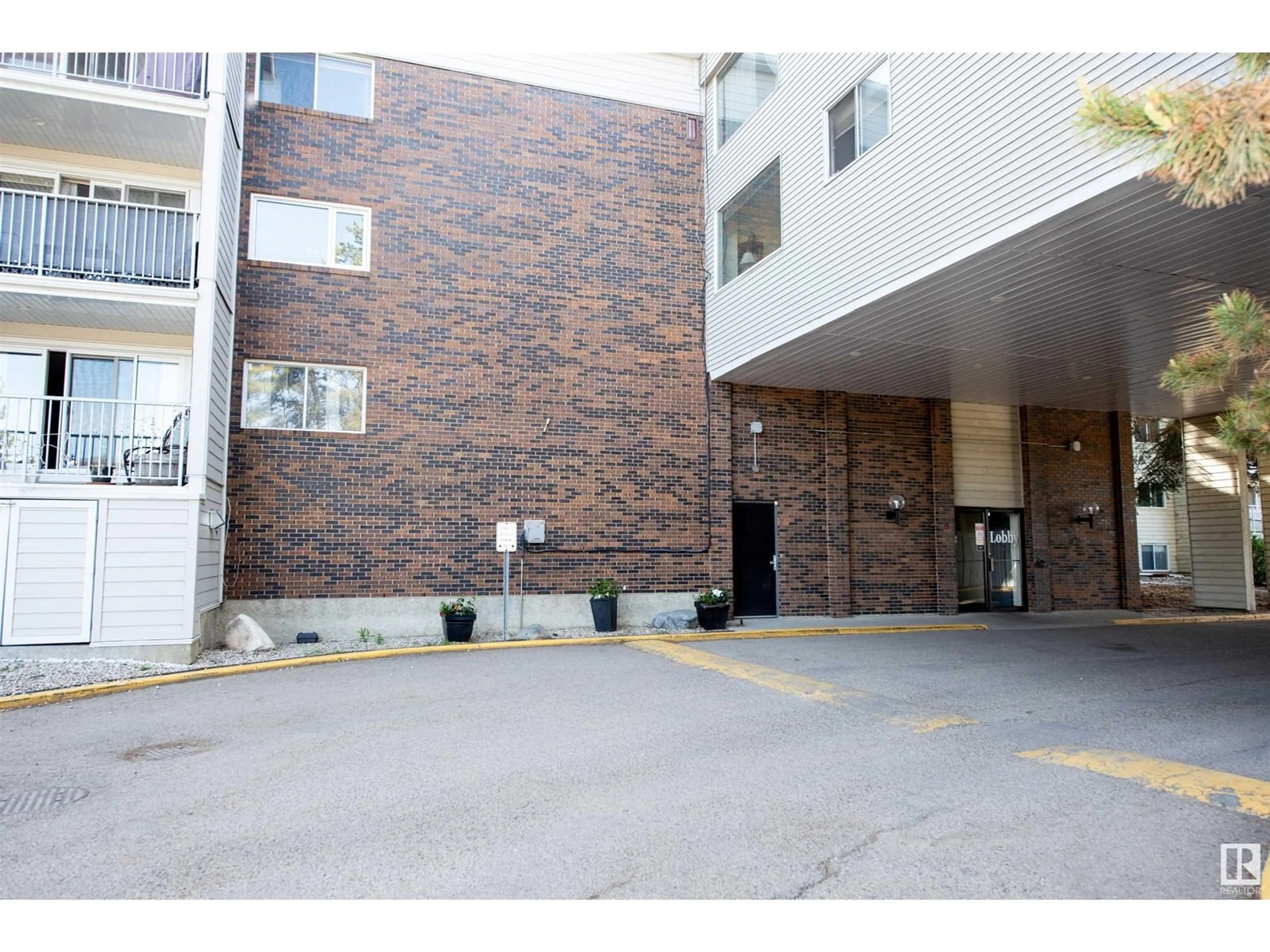 Indoor foyer for #212 - 4404 122 ST NW, Edmonton Alberta T6J4A9