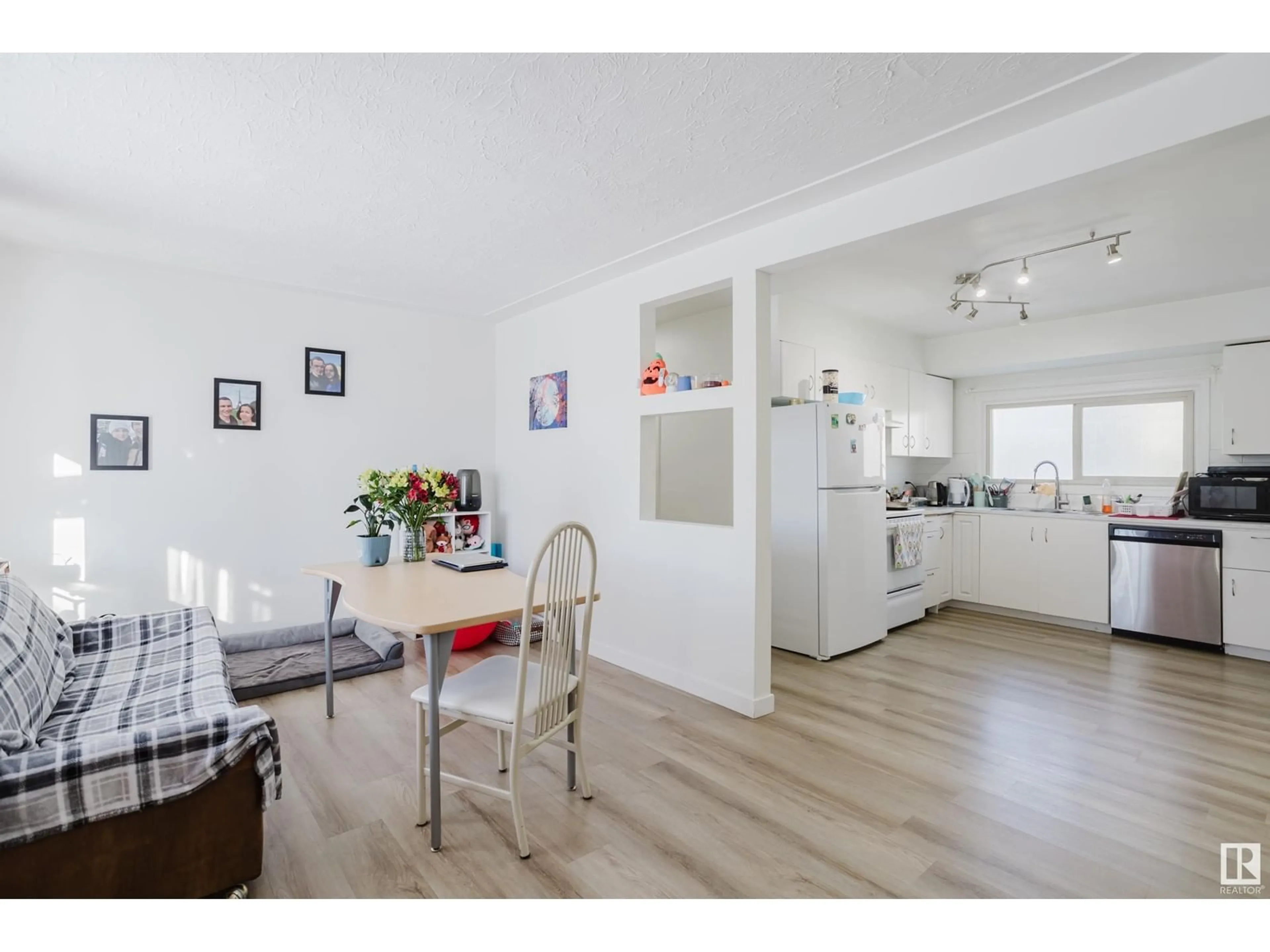 Unknown for 10 - 8808 128 AV NW, Edmonton Alberta T5E0G6