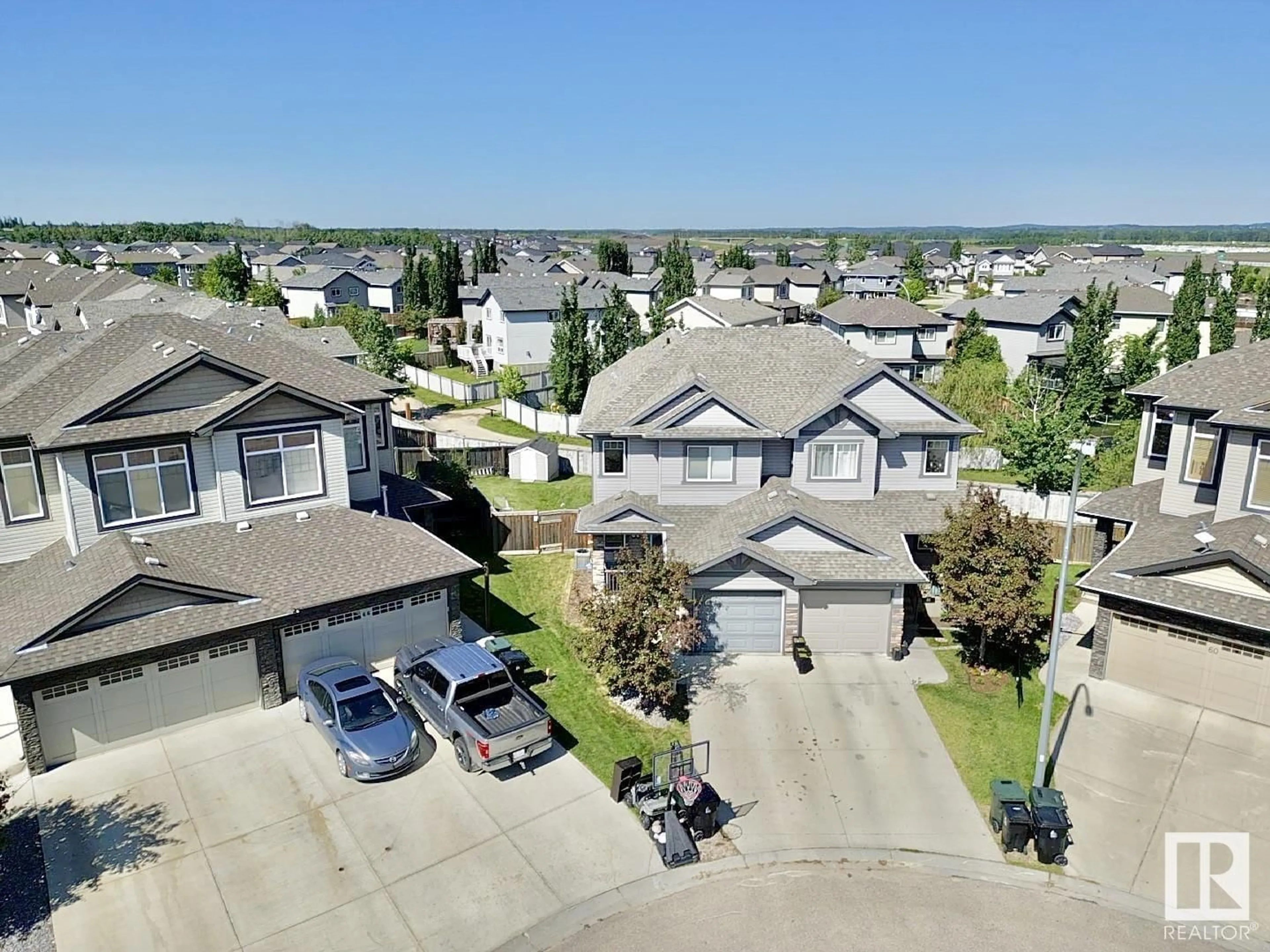 A pic from outside/outdoor area/front of a property/back of a property/a pic from drone, street for 64 AUSTIN CO, Spruce Grove Alberta T7X0N4
