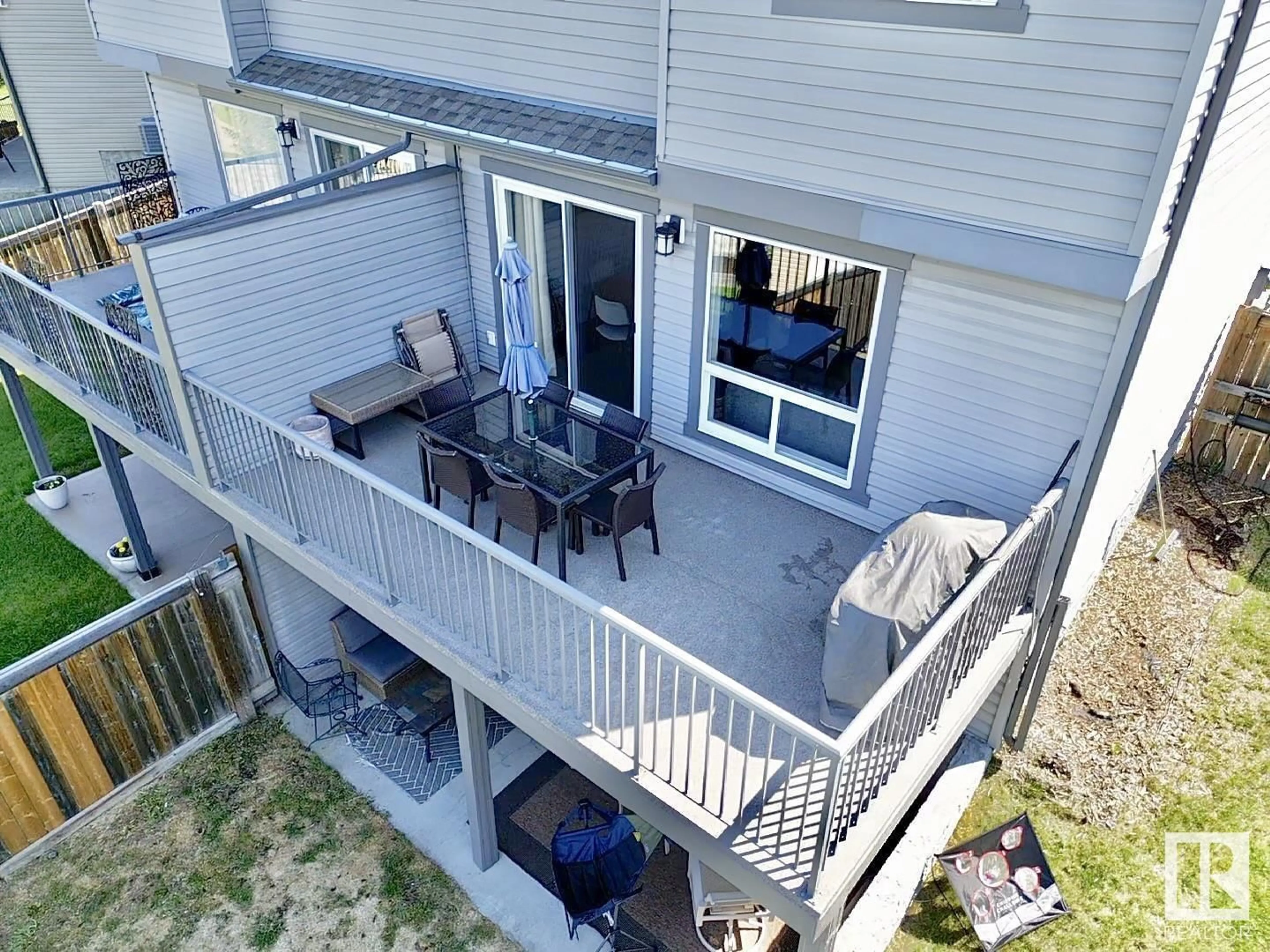 A pic from outside/outdoor area/front of a property/back of a property/a pic from drone, water/lake/river/ocean view for 64 AUSTIN CO, Spruce Grove Alberta T7X0N4