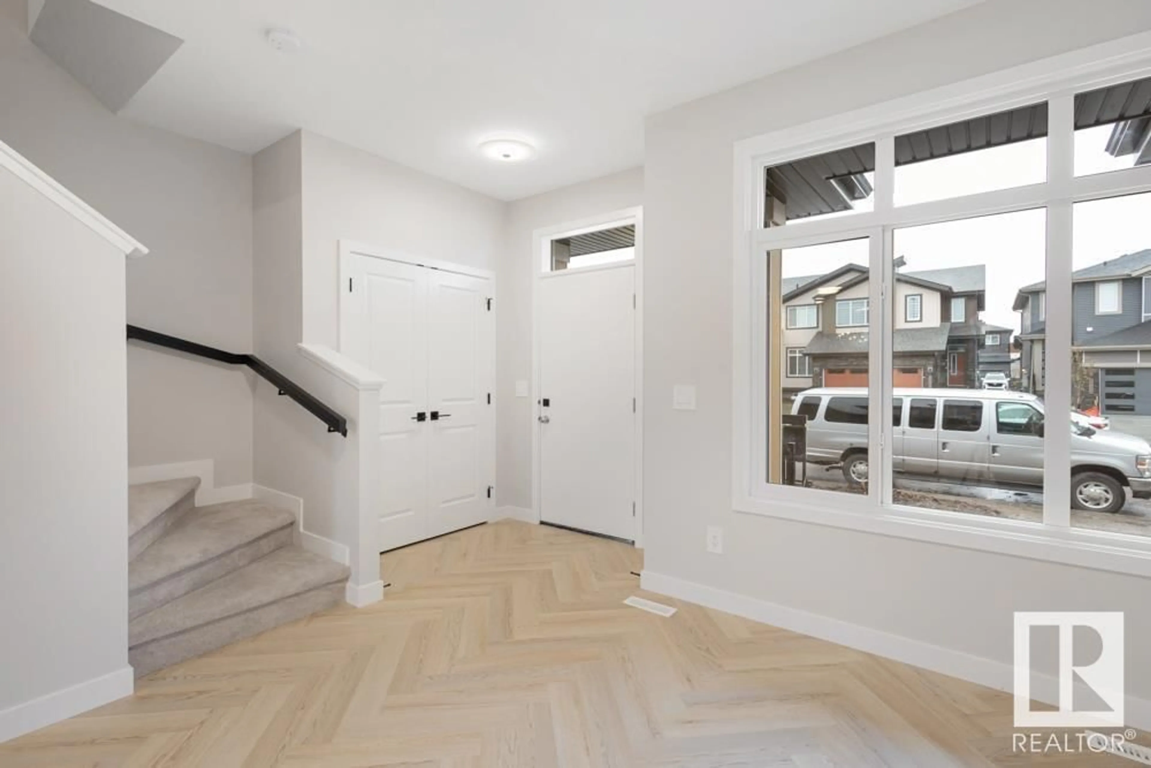 Indoor entryway for 2146 CROSSBILL LN, Edmonton Alberta X0X0X0