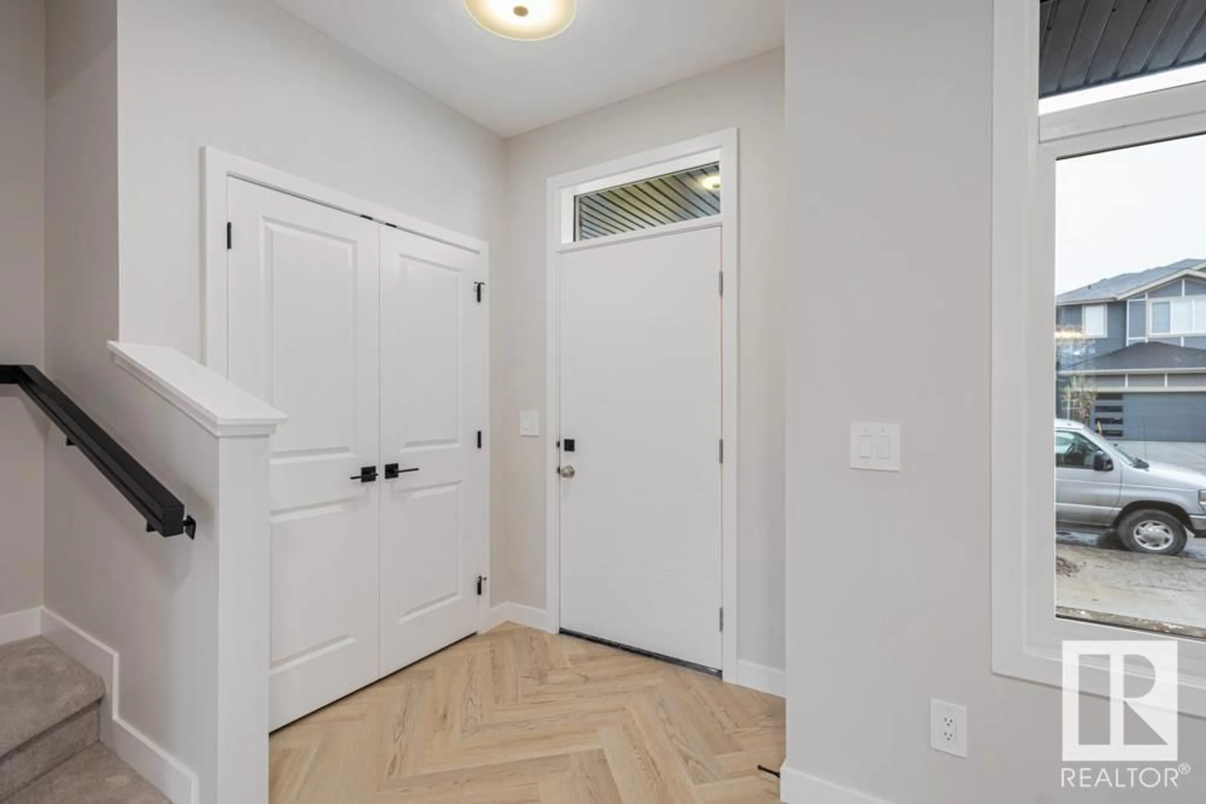 Indoor entryway for 2146 CROSSBILL LN, Edmonton Alberta X0X0X0