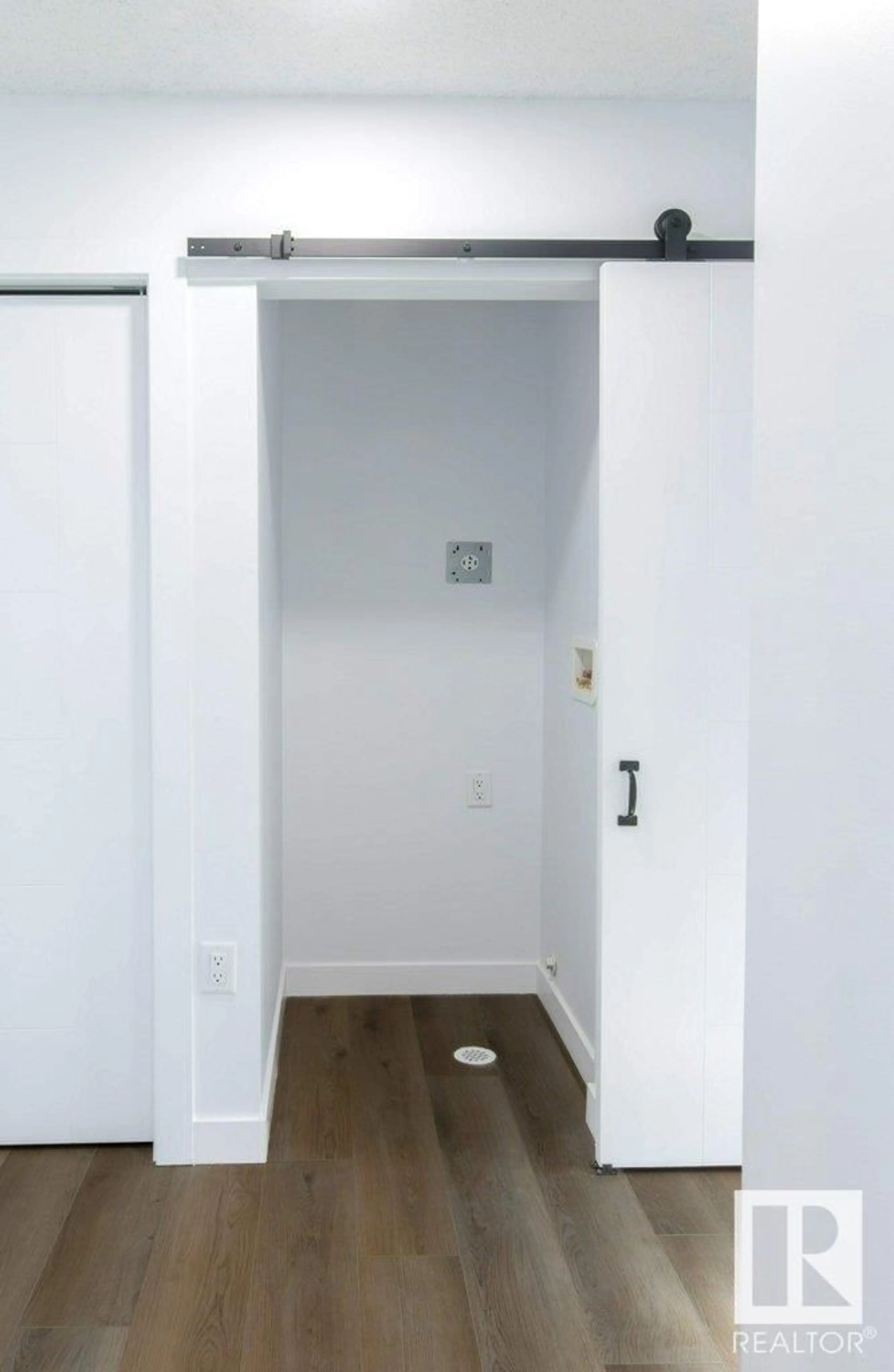 A pic of a room for 13403 73 ST, Edmonton Alberta T5C0T7