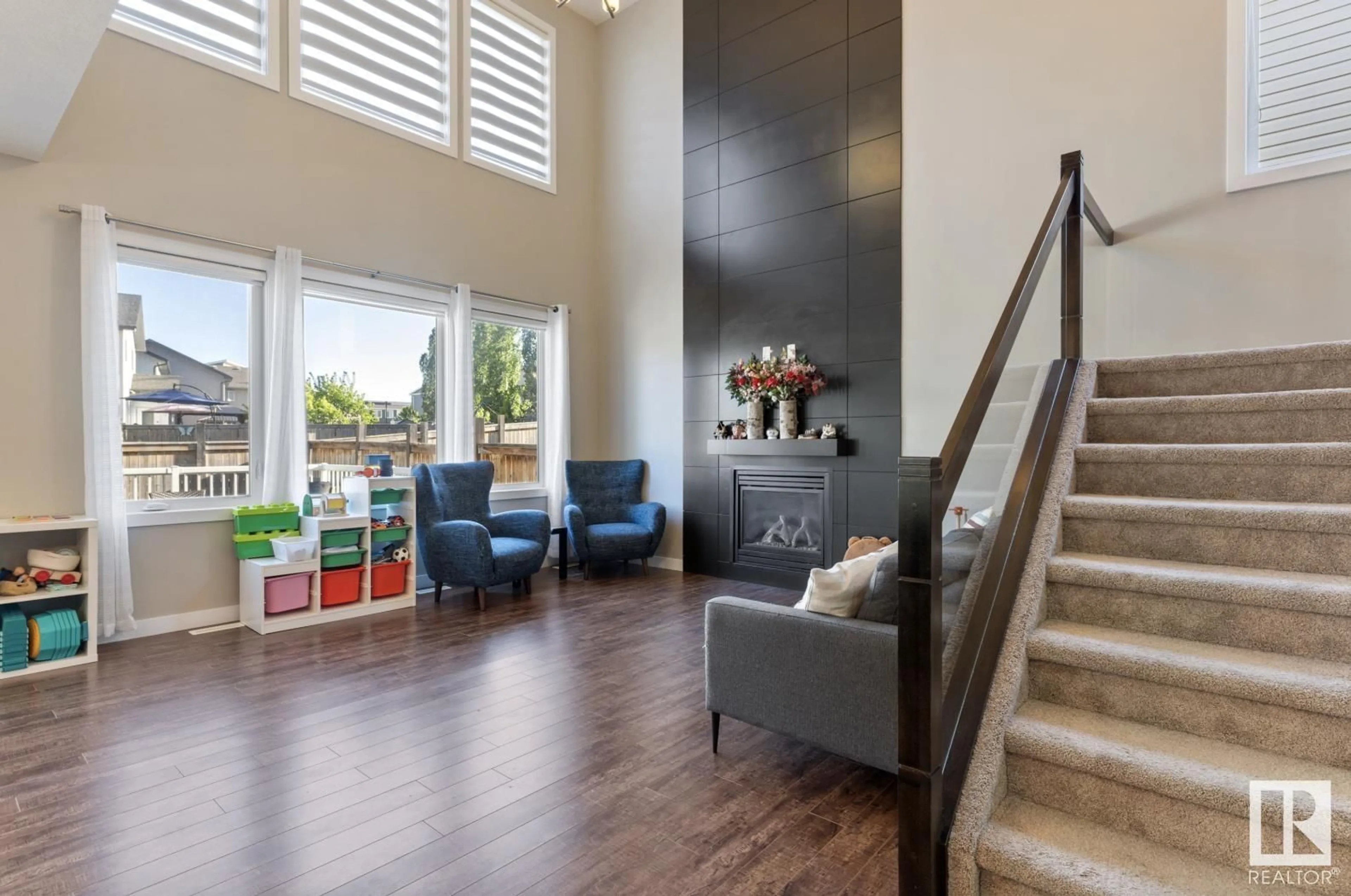 Indoor entryway for 20711 96 AVENUE, Edmonton Alberta T5T4N1
