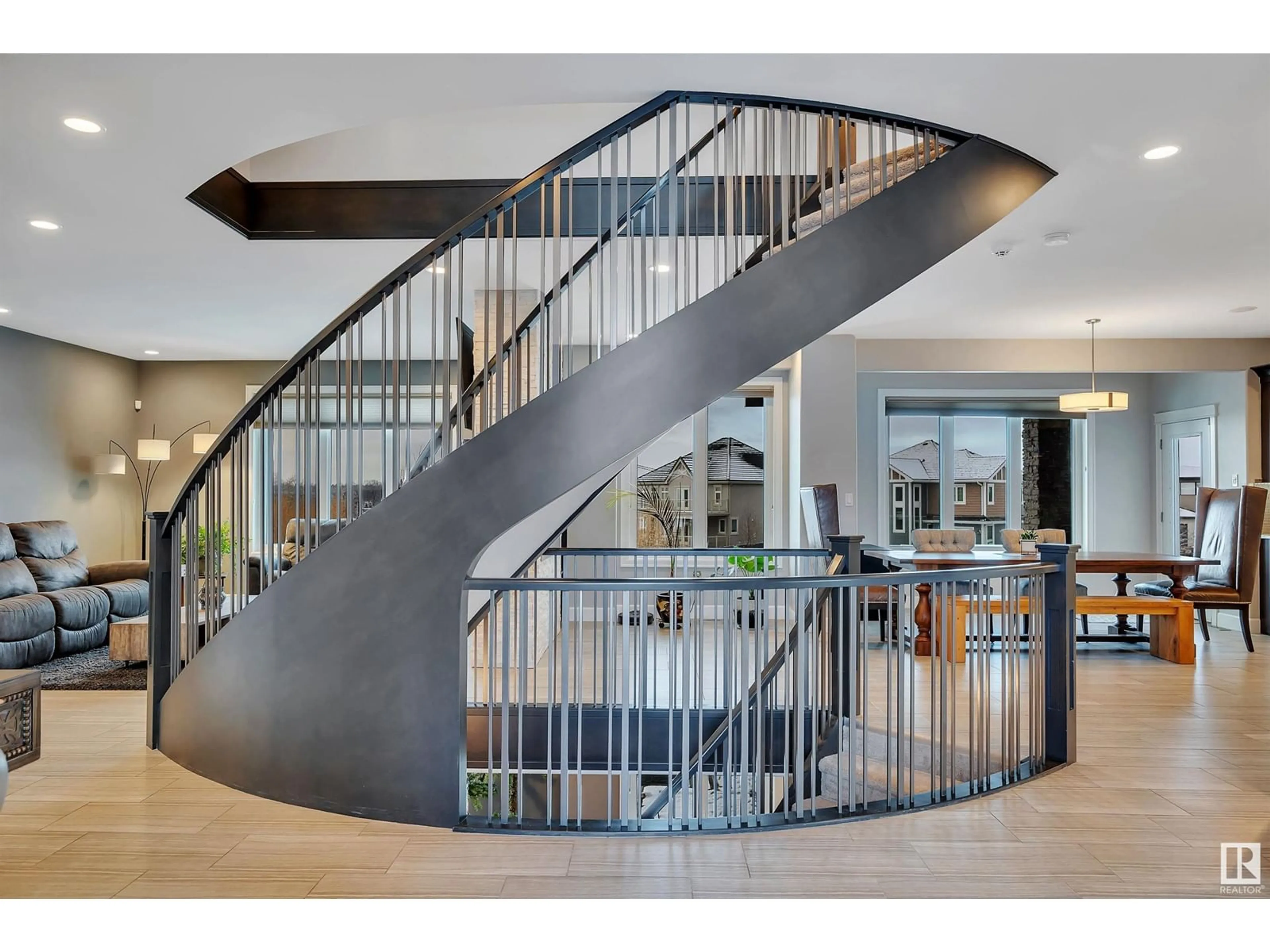 Indoor foyer for 4510 WINGFIELD BA, Edmonton Alberta T6W2E1