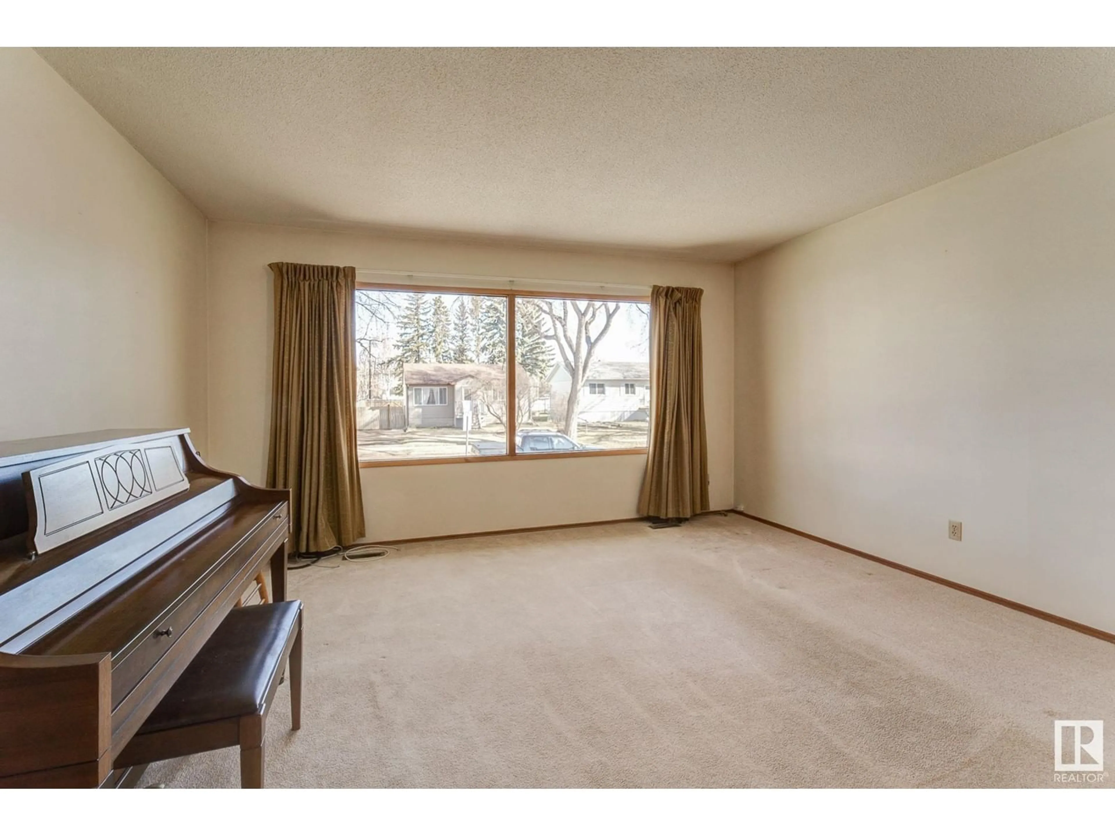 A pic of a room for 4225 115 AV, Edmonton Alberta T5W0V7
