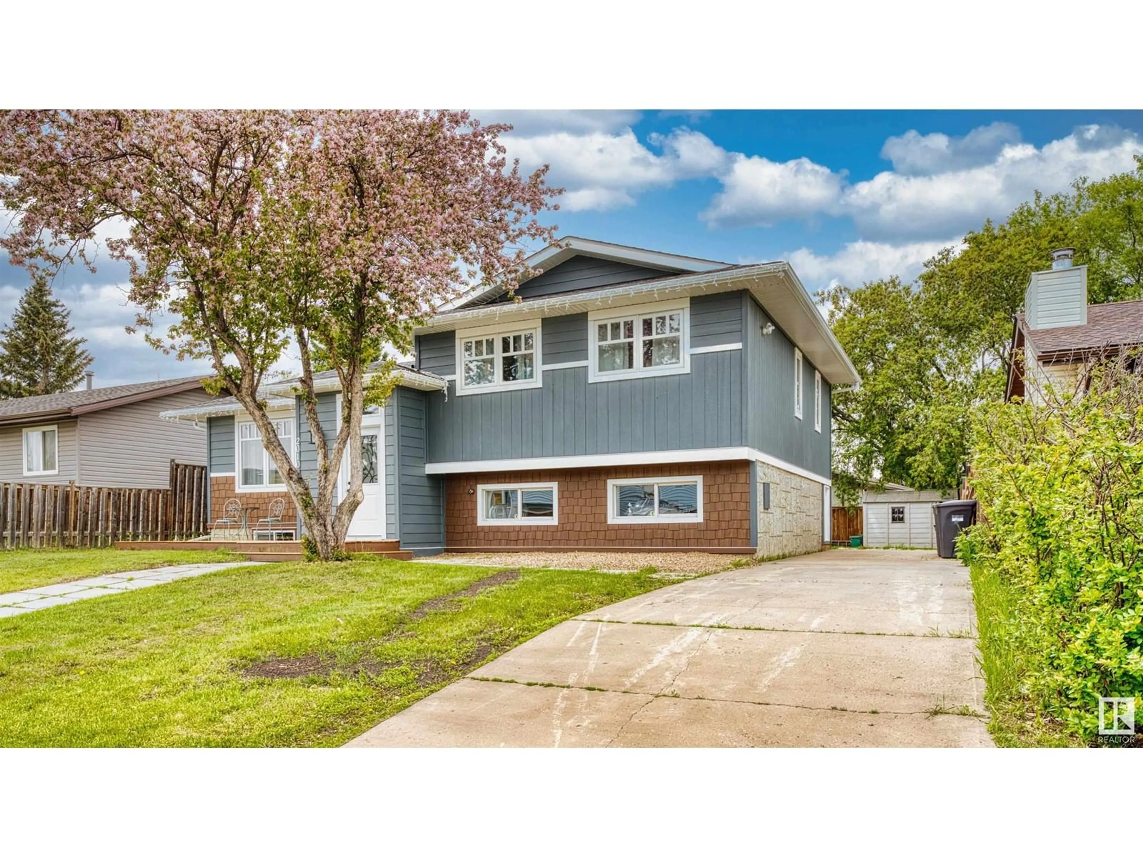 Home with vinyl exterior material, street for 2010 3 AV, Cold Lake Alberta T9M1E1