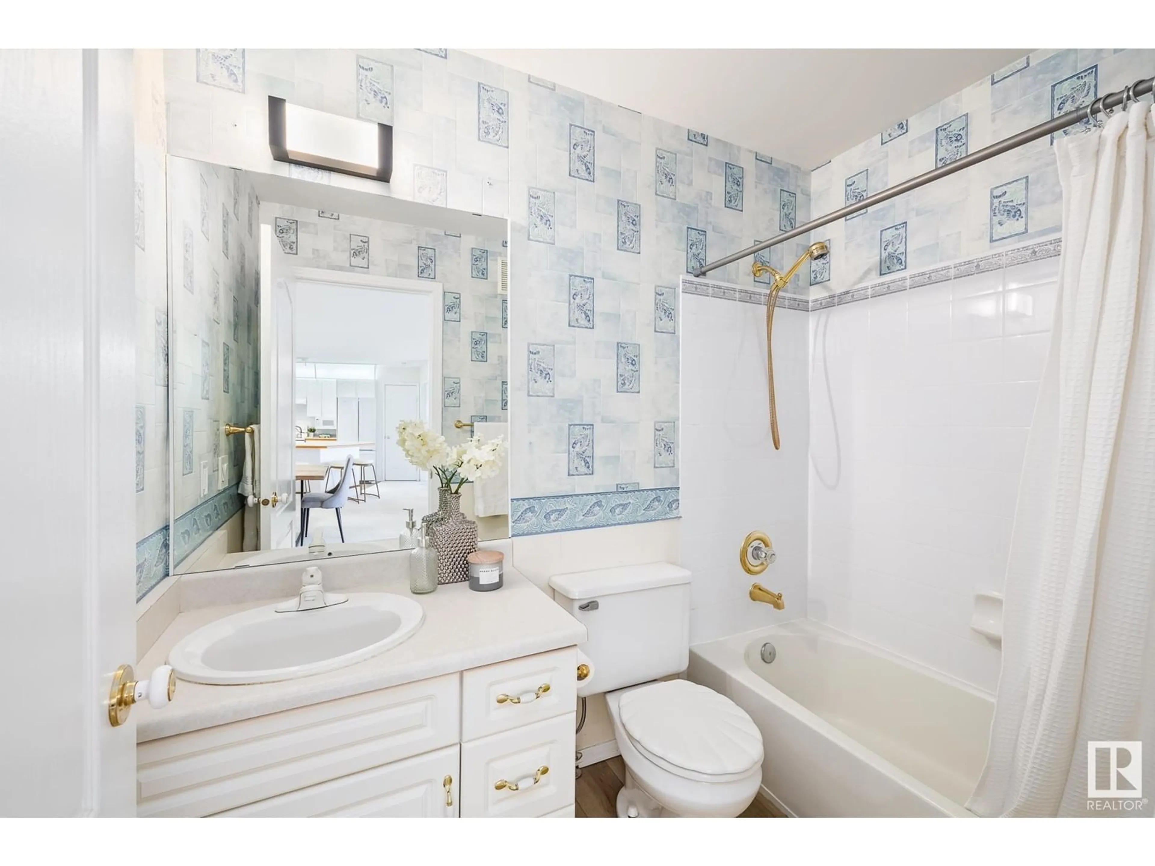 Standard bathroom, ceramic/tile floor for #303 - 10421 42 AV, Edmonton Alberta T6J7C8
