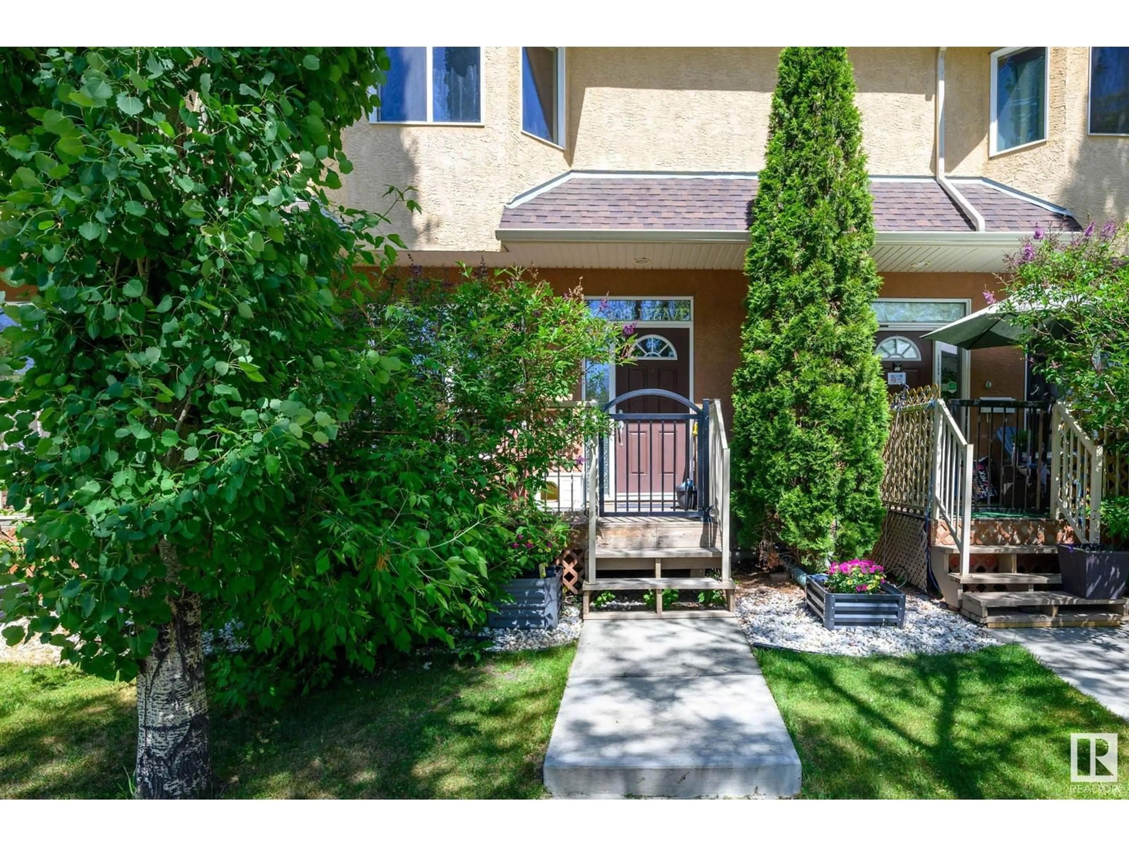 Indoor entryway for NW - 12308 117 AV, Edmonton Alberta T5M0N2