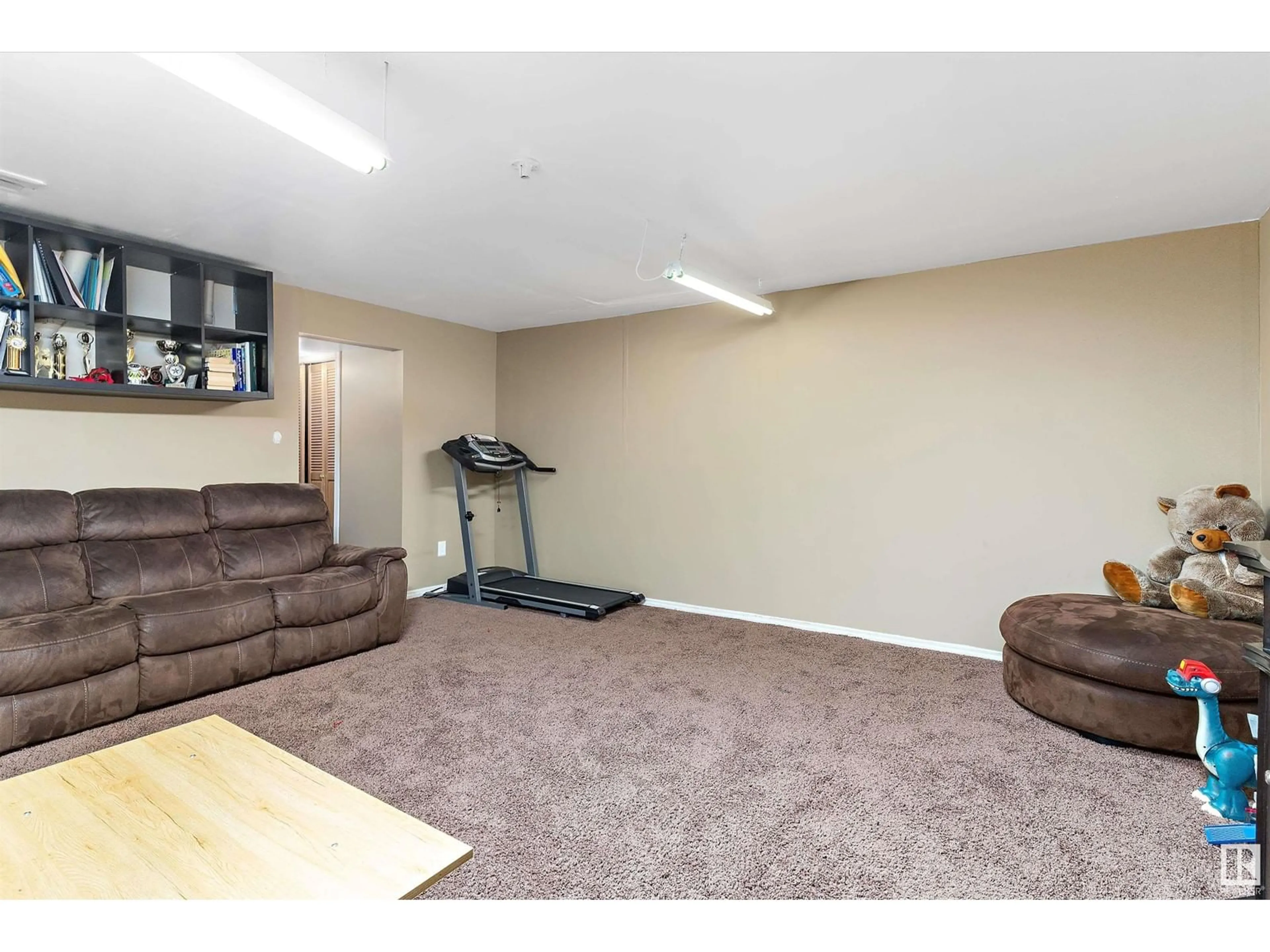 A pic of a room for 451 - 3 HYNDMAN CR, Edmonton Alberta T5A5J3