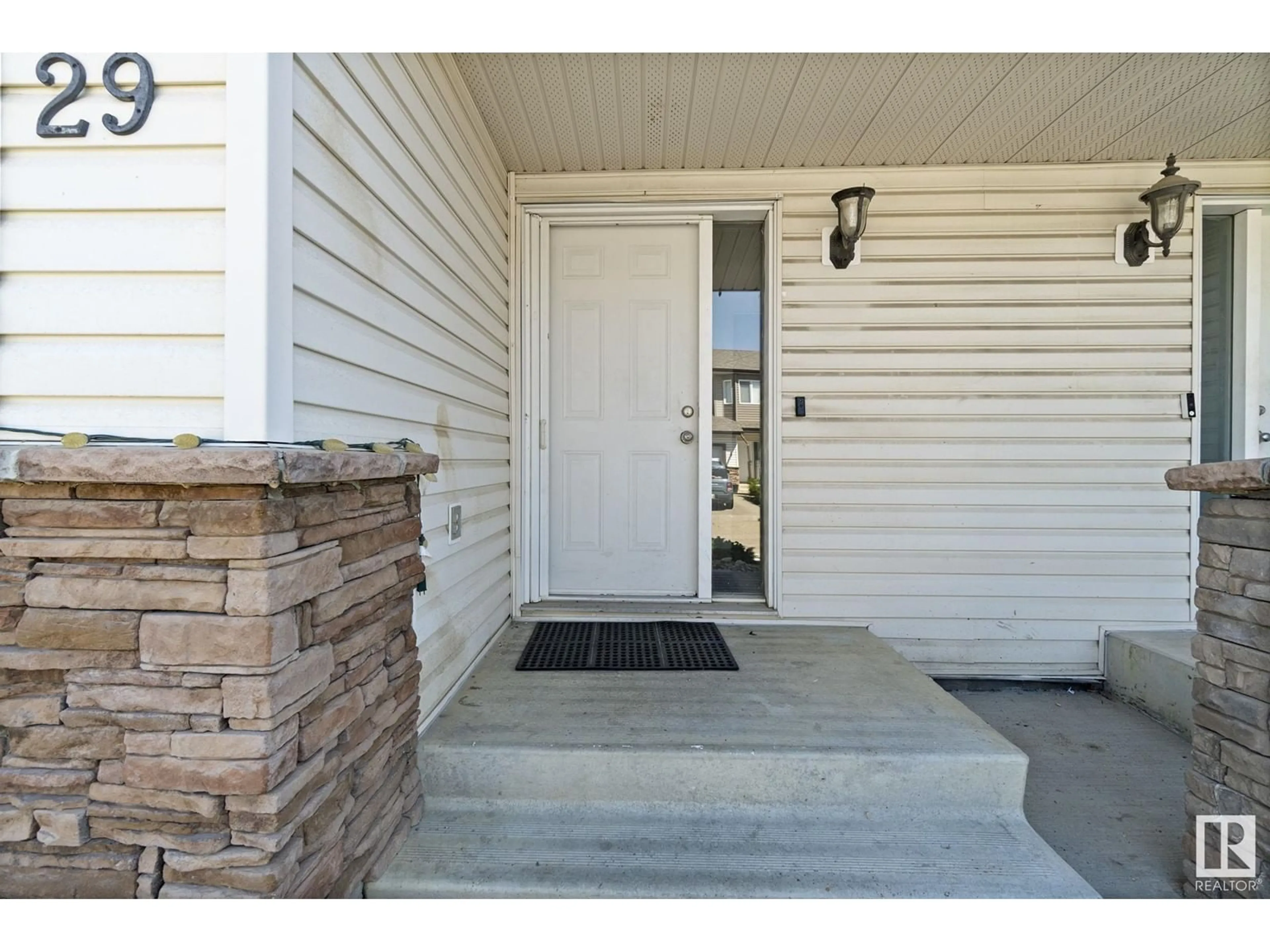 Indoor entryway for 171 - 29 BRINTNELL BV, Edmonton Alberta T5Y0C6