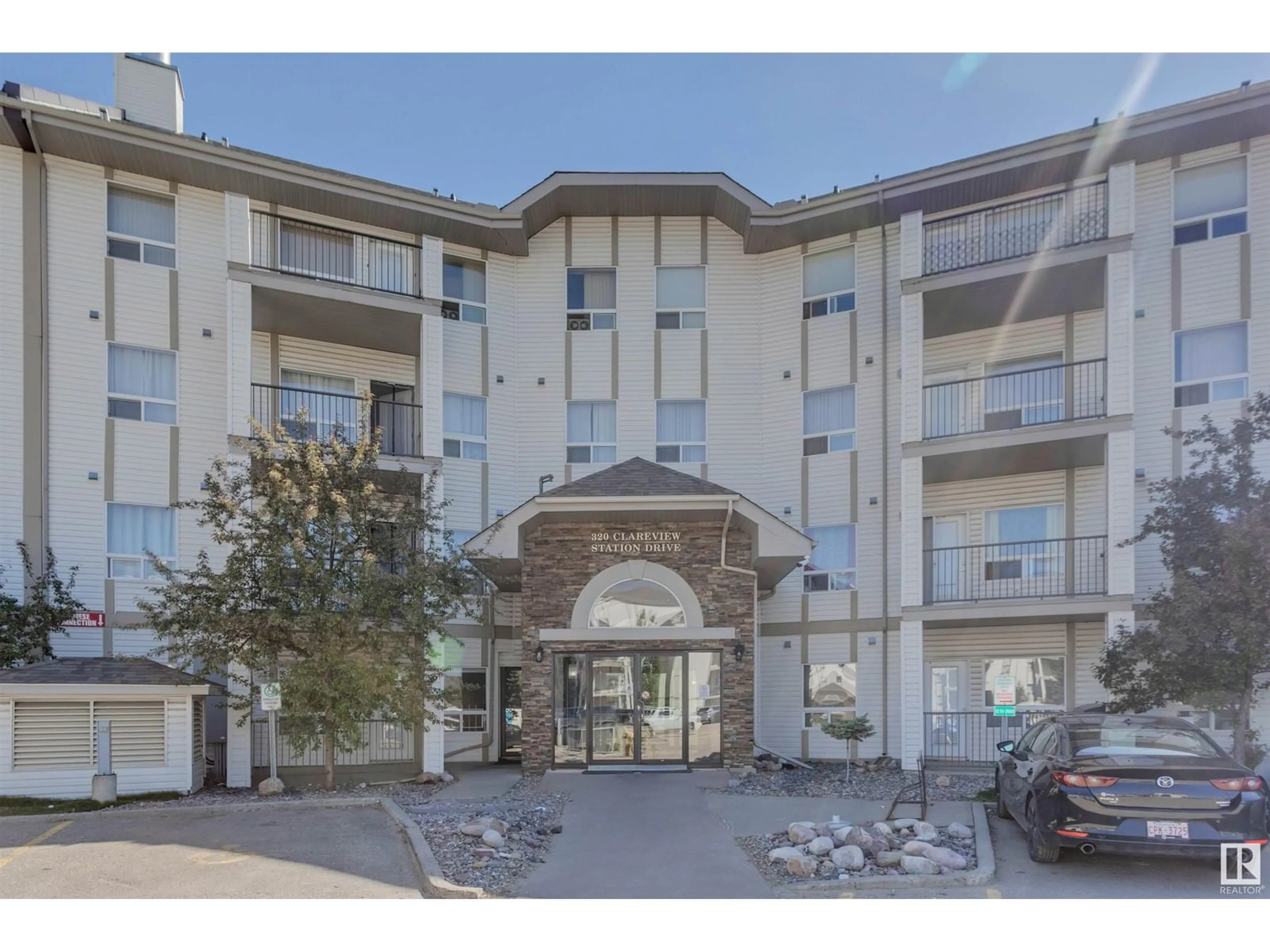 Unknown for 2116 CLAREVIEW STATION DR, Edmonton Alberta T5Y0E5