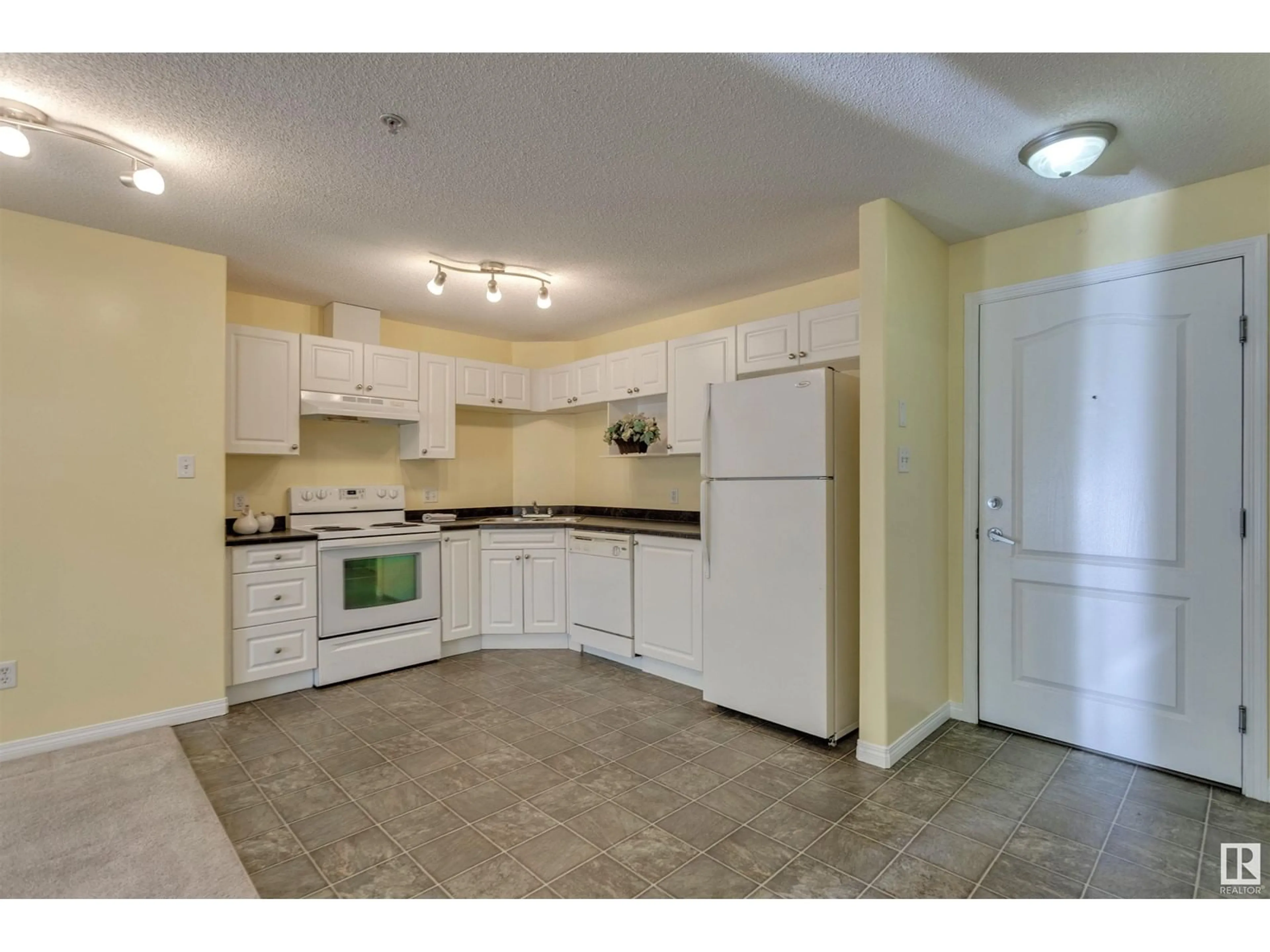 Standard kitchen, unknown for 2116 CLAREVIEW STATION DR, Edmonton Alberta T5Y0E5