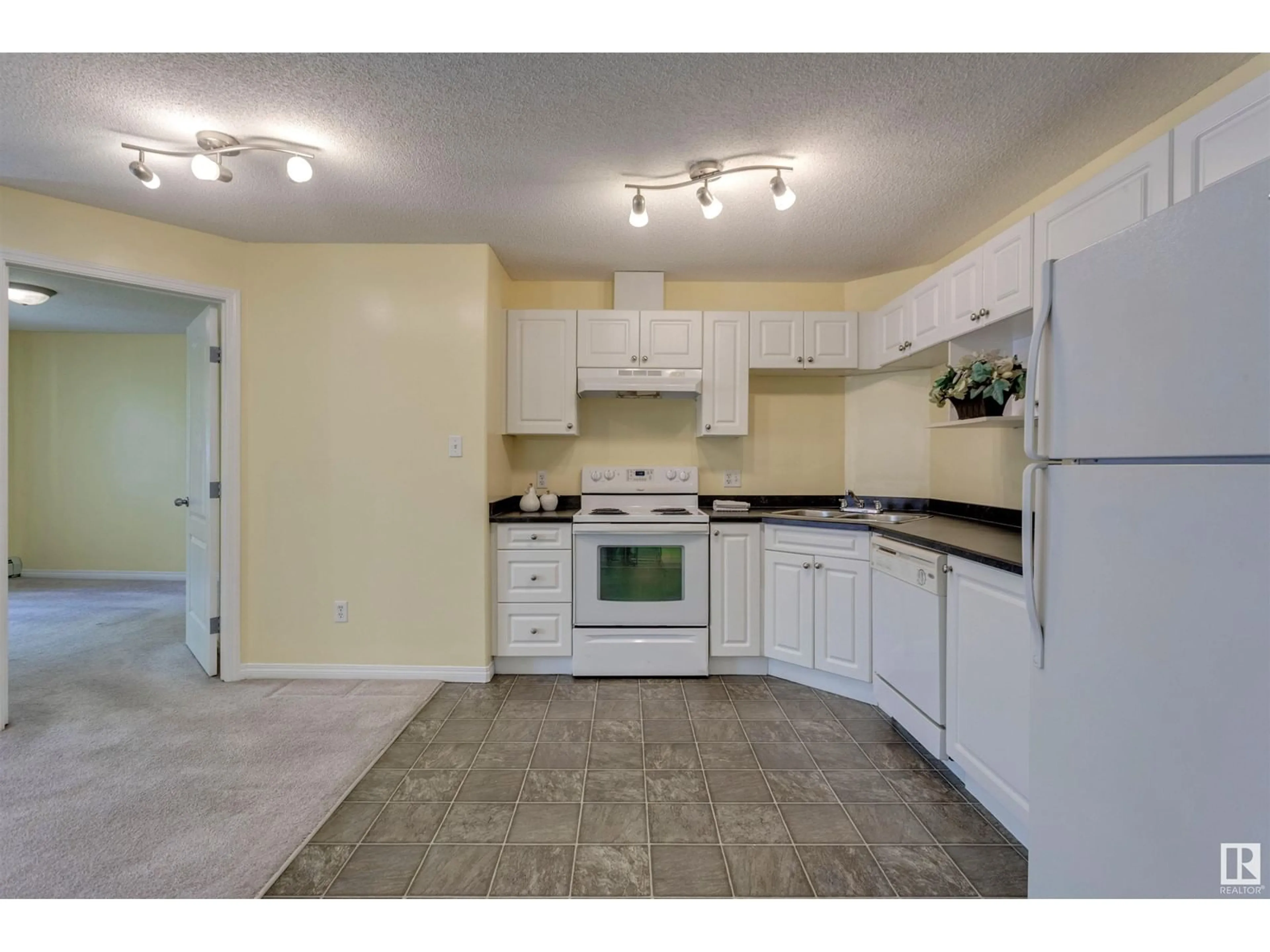 Standard kitchen, unknown for 2116 CLAREVIEW STATION DR, Edmonton Alberta T5Y0E5