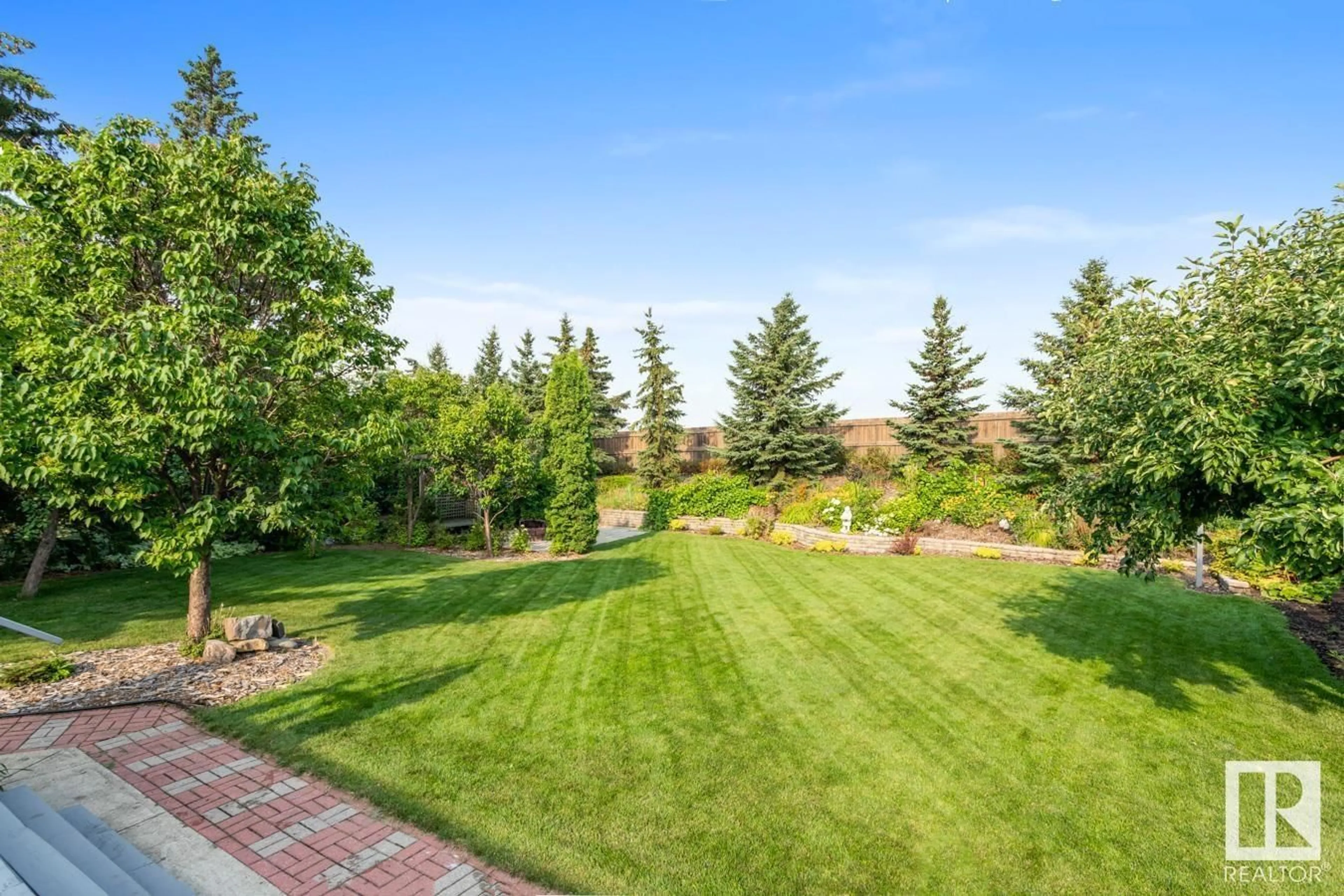 A pic from outside/outdoor area/front of a property/back of a property/a pic from drone, unknown for 36 MARKHAM CR, Sherwood Park Alberta T8A3T3