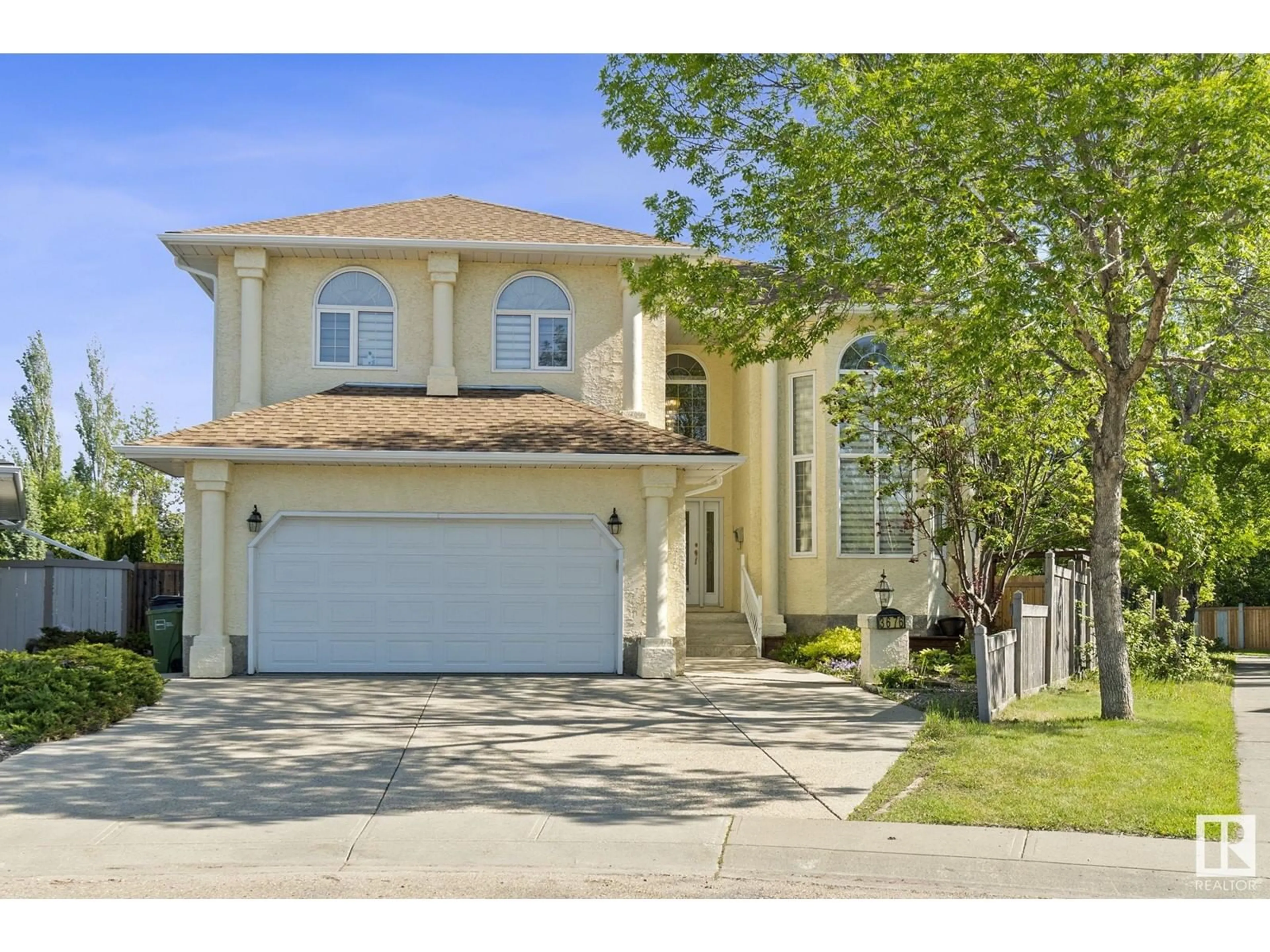 Home with vinyl exterior material, street for 3676 30 ST, Edmonton Alberta T6T1K3