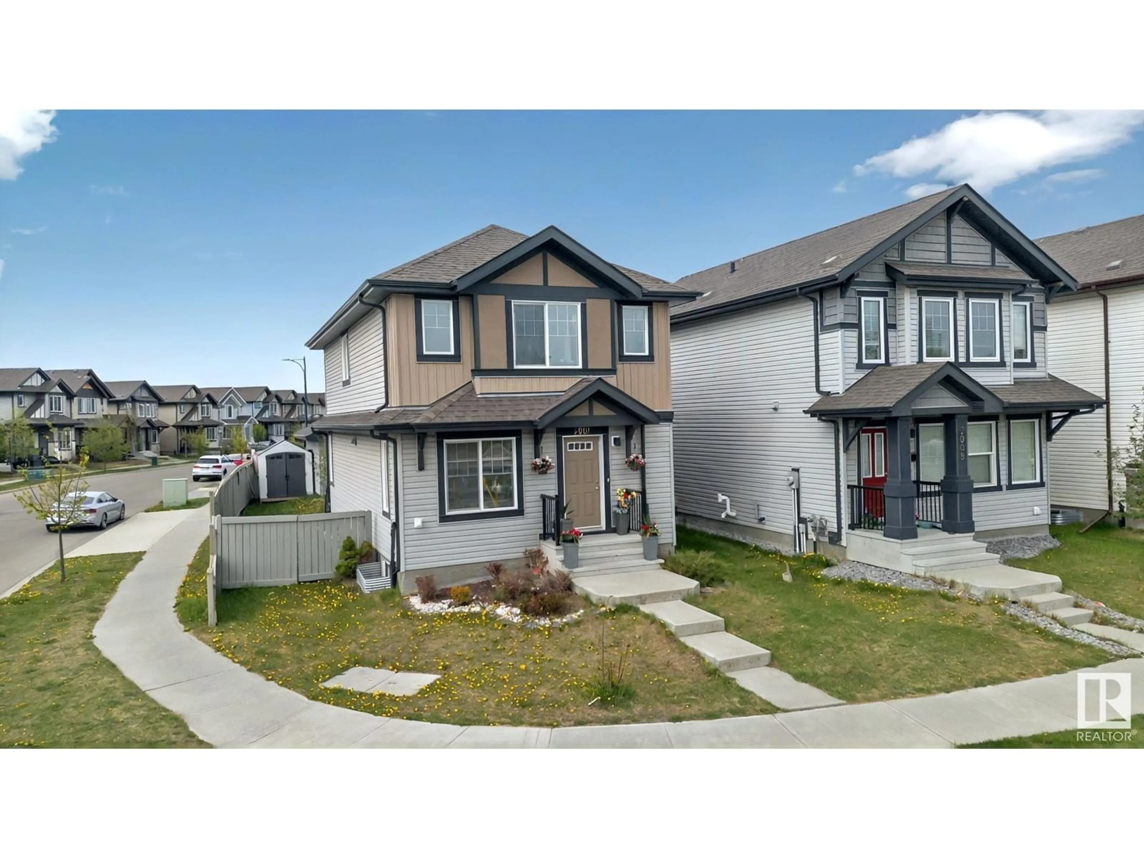 A pic from outside/outdoor area/front of a property/back of a property/a pic from drone, street for NW - 2004 24 ST, Edmonton Alberta T6T0Y8
