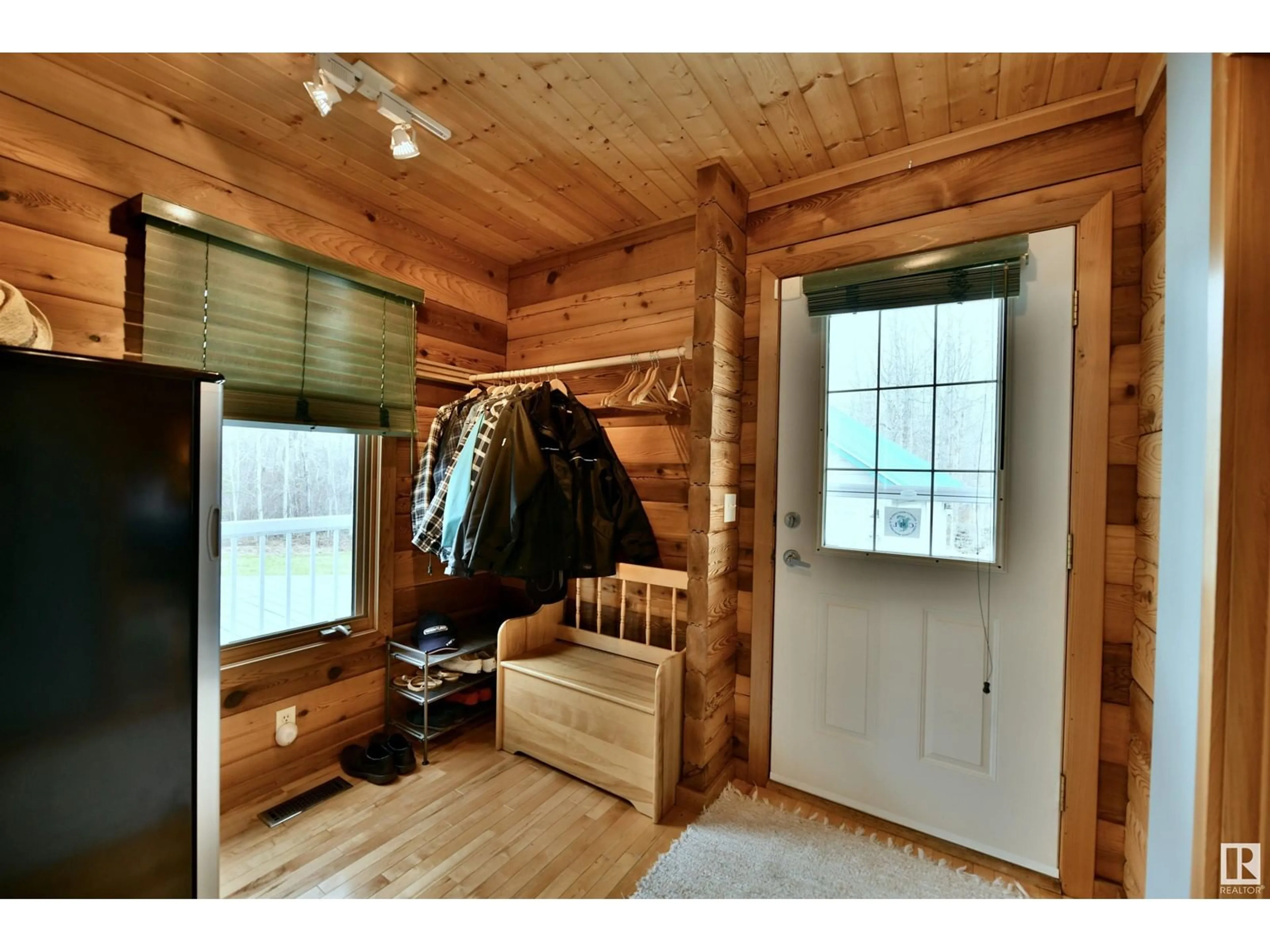 Indoor entryway for 1007 12272 TWP RD 602, Rural Smoky Lake County Alberta T0A3E0
