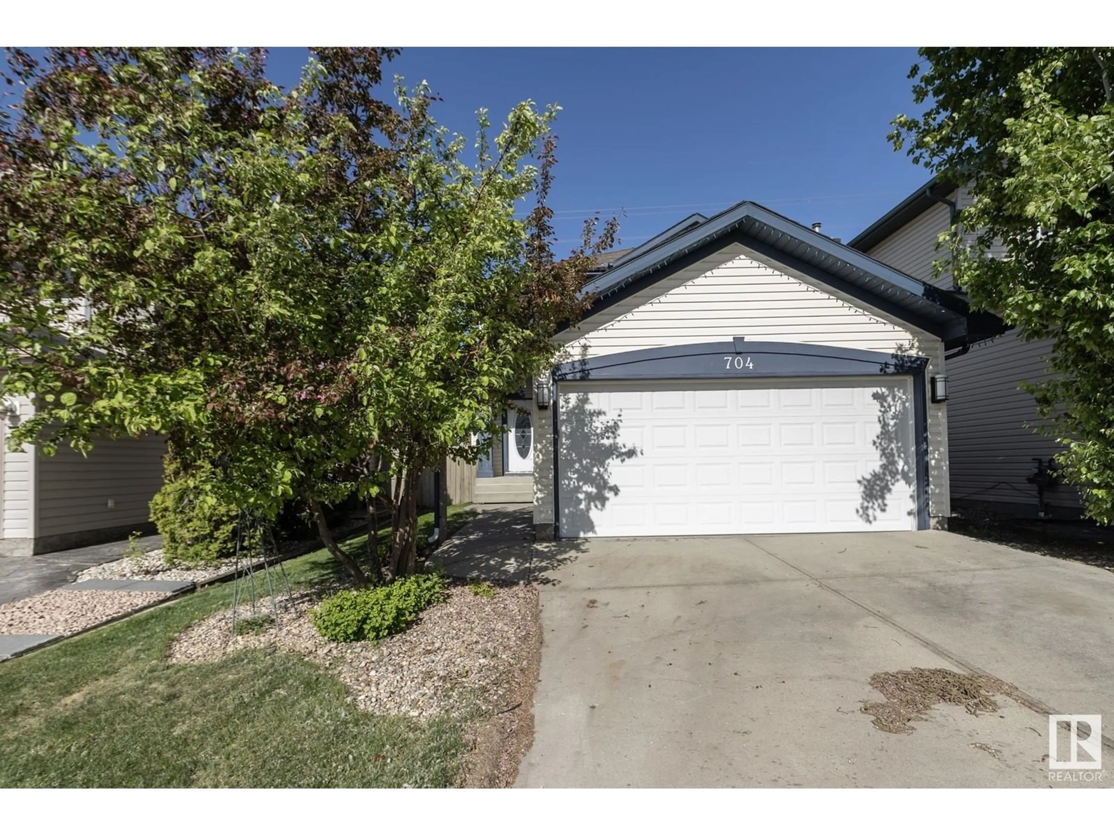 Unknown for 704 87 ST, Edmonton Alberta T6X1G5