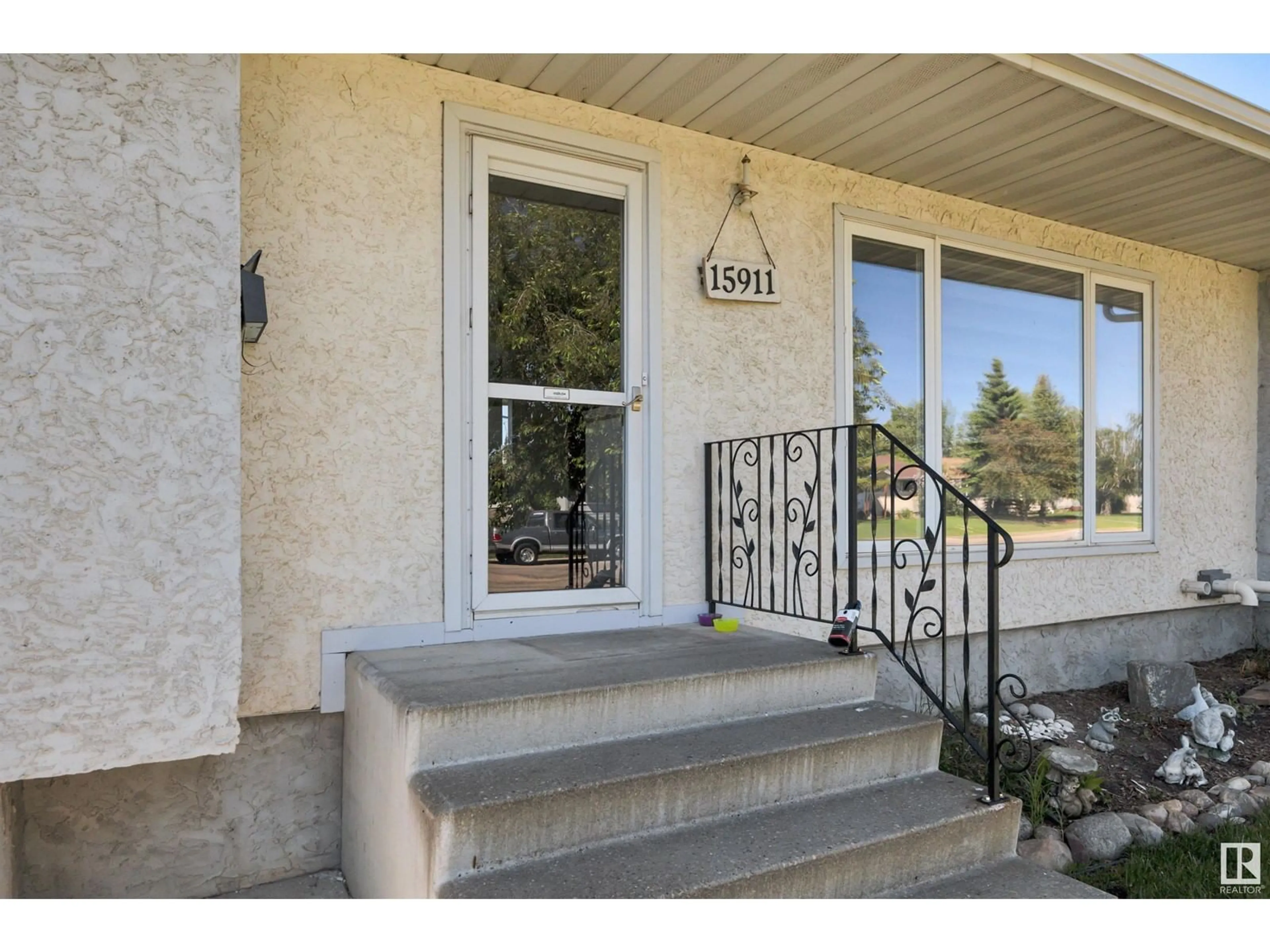 Indoor entryway for NW - 15911 110B AV, Edmonton Alberta T5P1J5