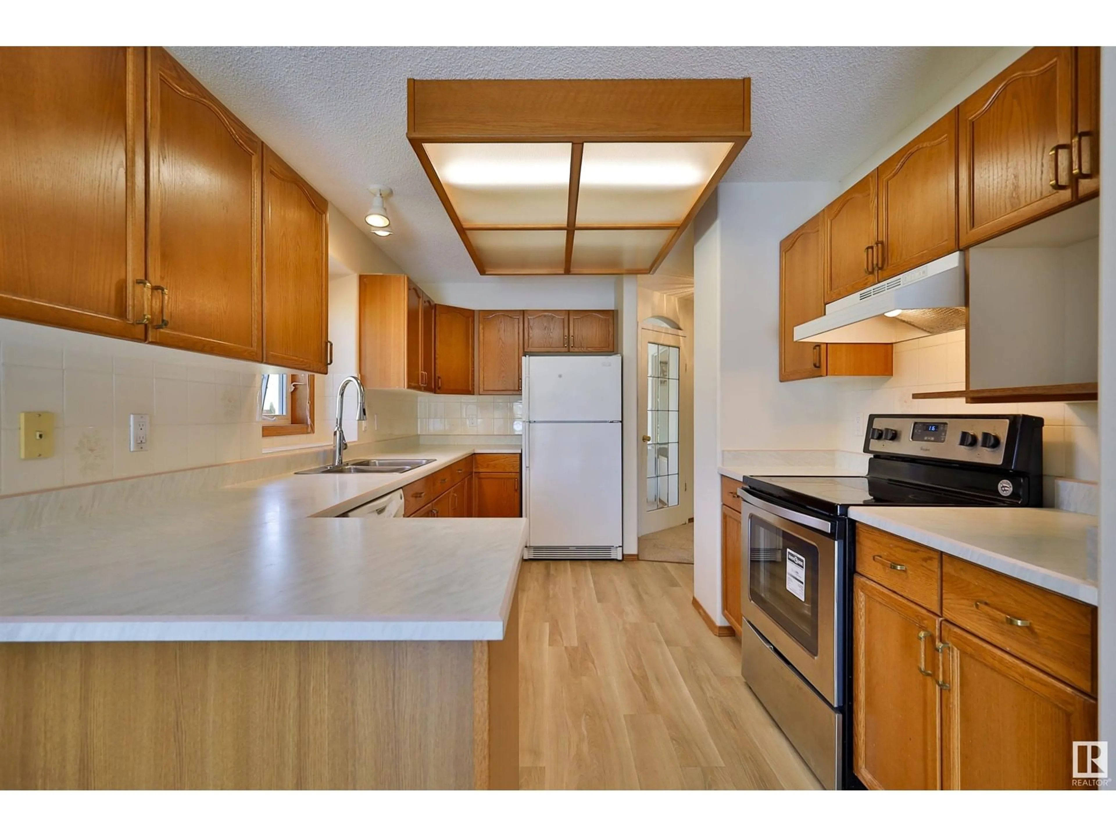 Standard kitchen, unknown for 861 RYAN PL, Edmonton Alberta T6R2N1