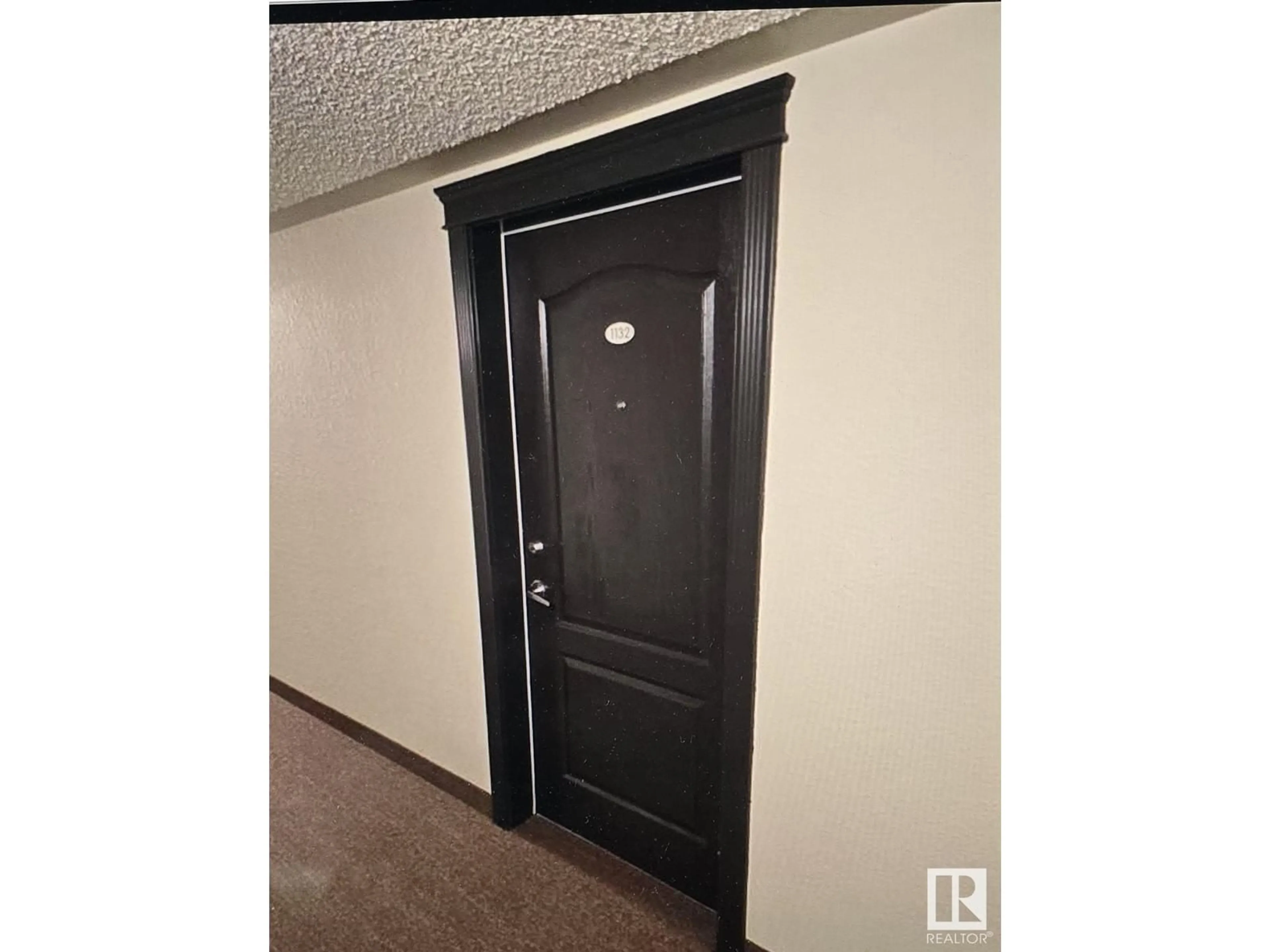 Indoor entryway for 9363 - 1132 SIMPSON DR, Edmonton Alberta T6R0N2