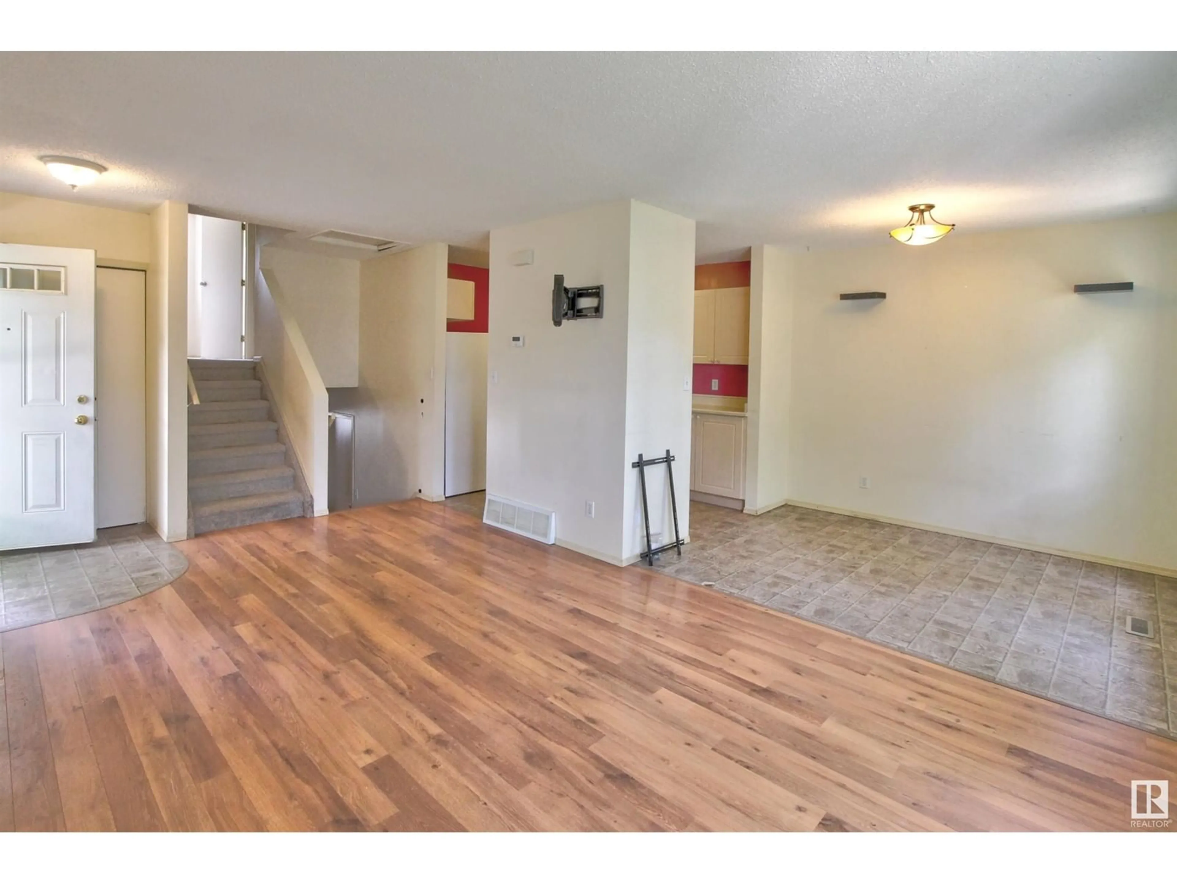 A pic of a room for NW - 12137 123 ST, Edmonton Alberta T5L0H4
