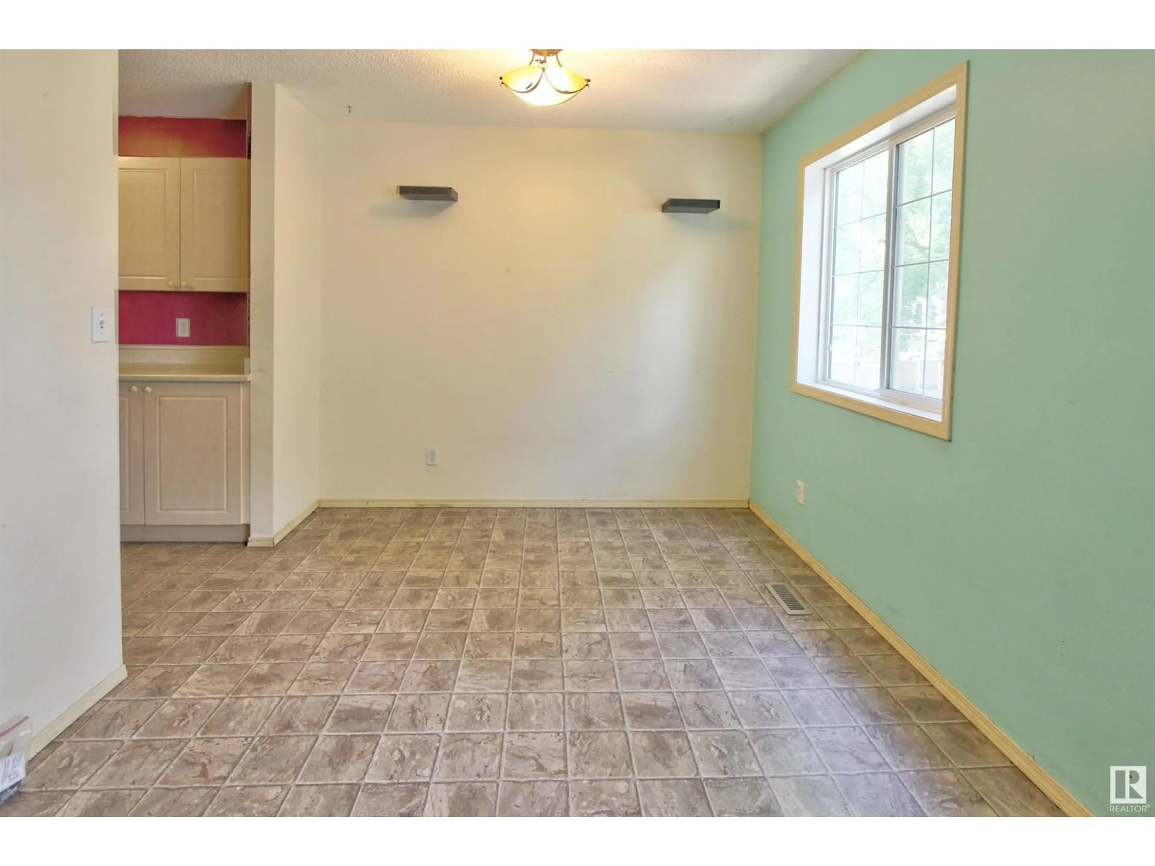 A pic of a room for NW - 12137 123 ST, Edmonton Alberta T5L0H4